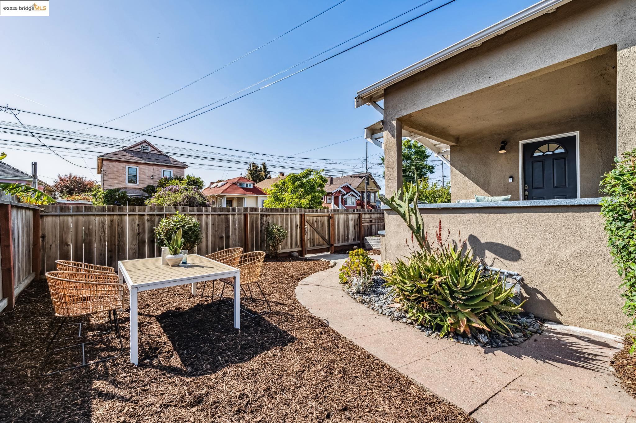 Detail Gallery Image 27 of 29 For 2922 Linden St, Oakland,  CA 94608 - 4 Beds | 2 Baths