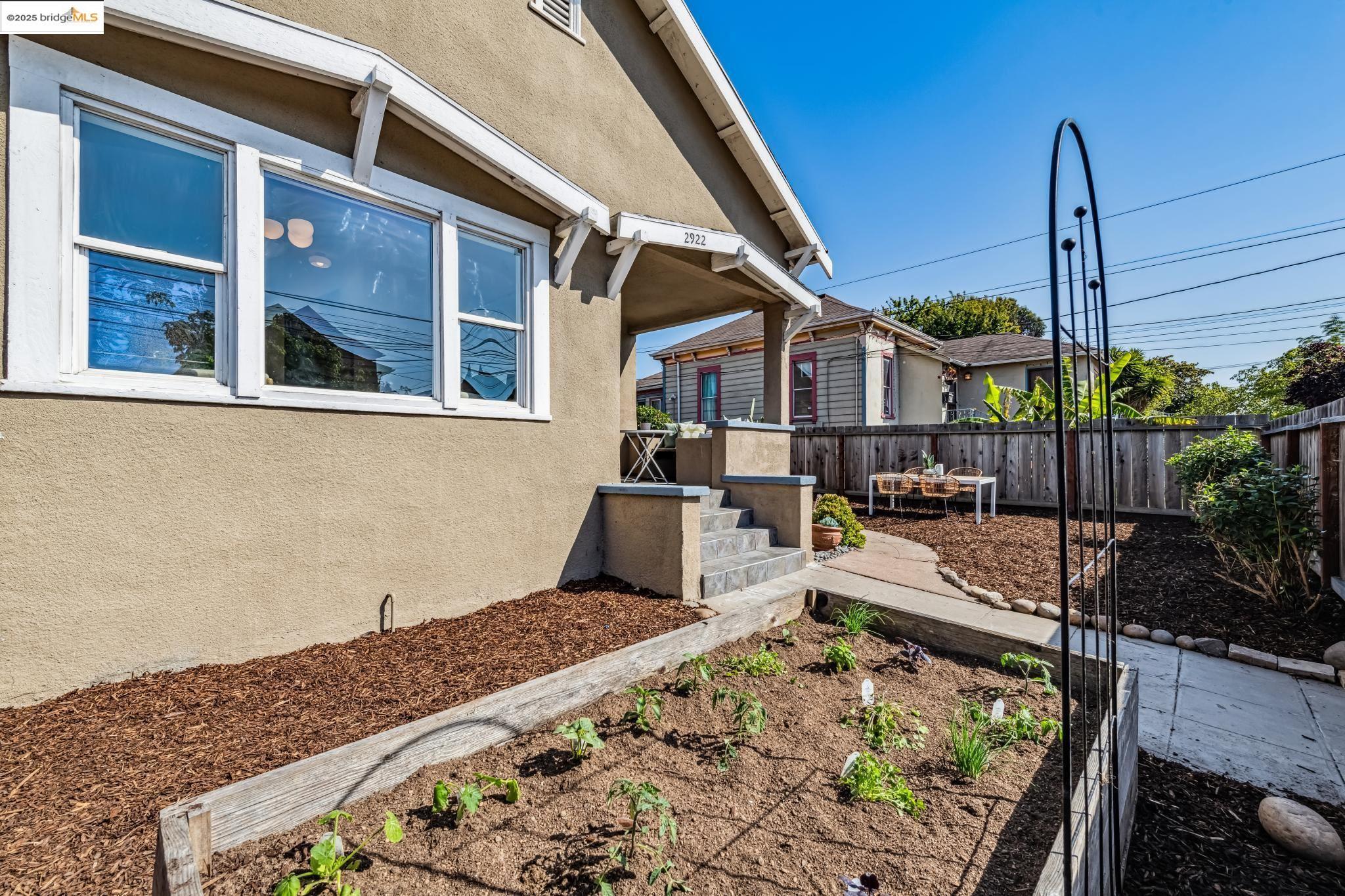 Detail Gallery Image 28 of 29 For 2922 Linden St, Oakland,  CA 94608 - 4 Beds | 2 Baths