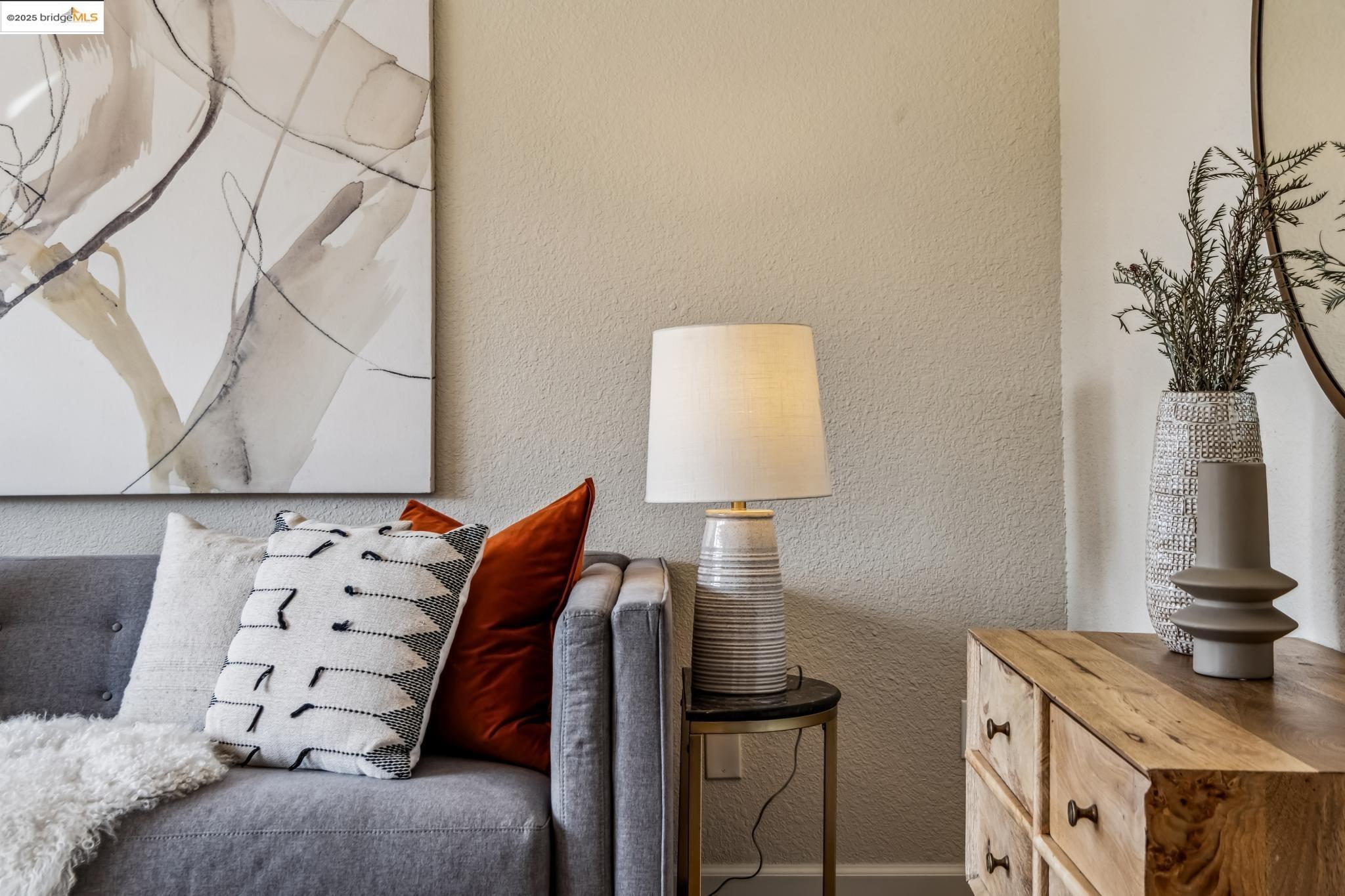 Detail Gallery Image 6 of 29 For 2922 Linden St, Oakland,  CA 94608 - 4 Beds | 2 Baths