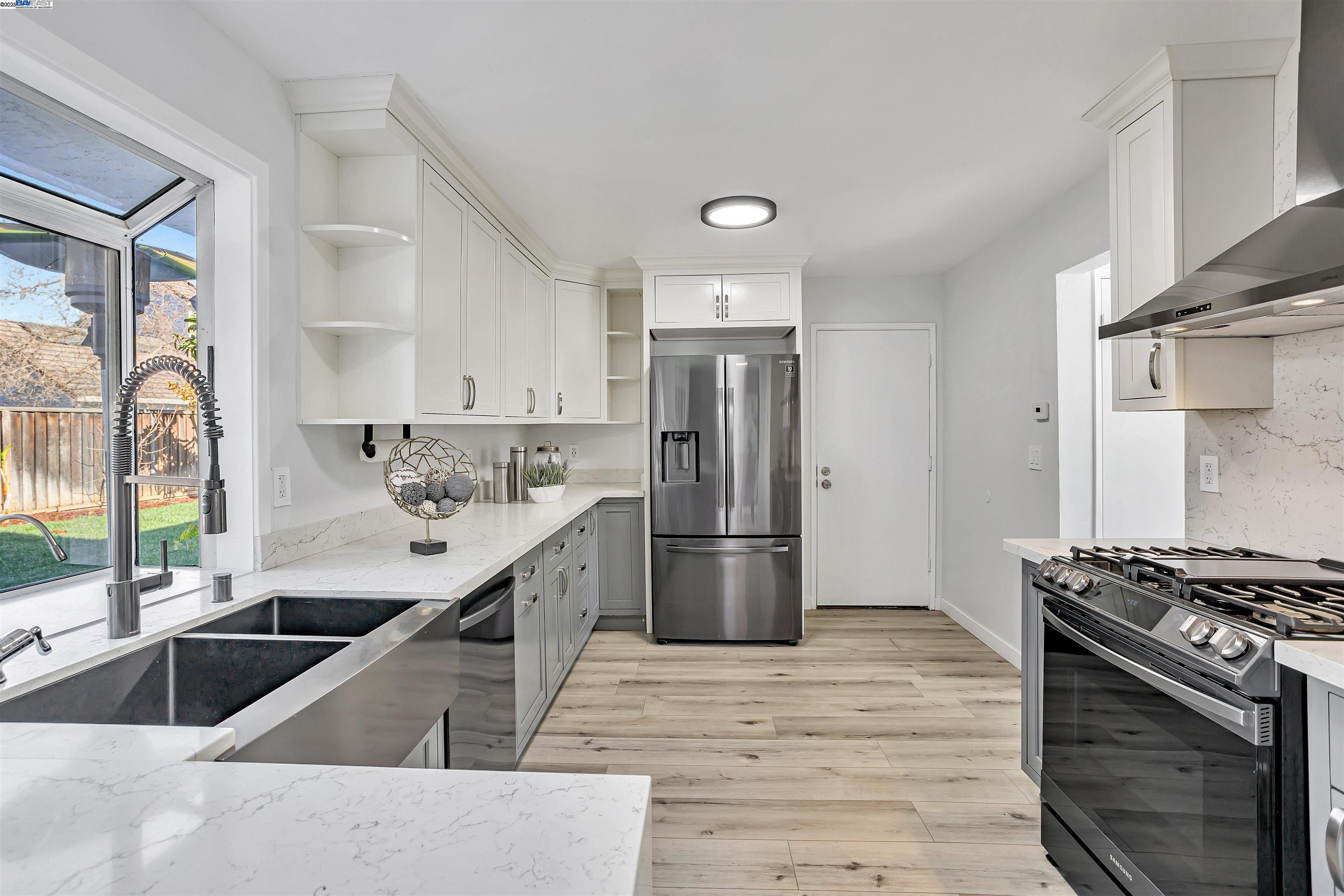 Detail Gallery Image 13 of 46 For 427 Summerwood Dr, Fremont,  CA 94536 - 3 Beds | 2/1 Baths