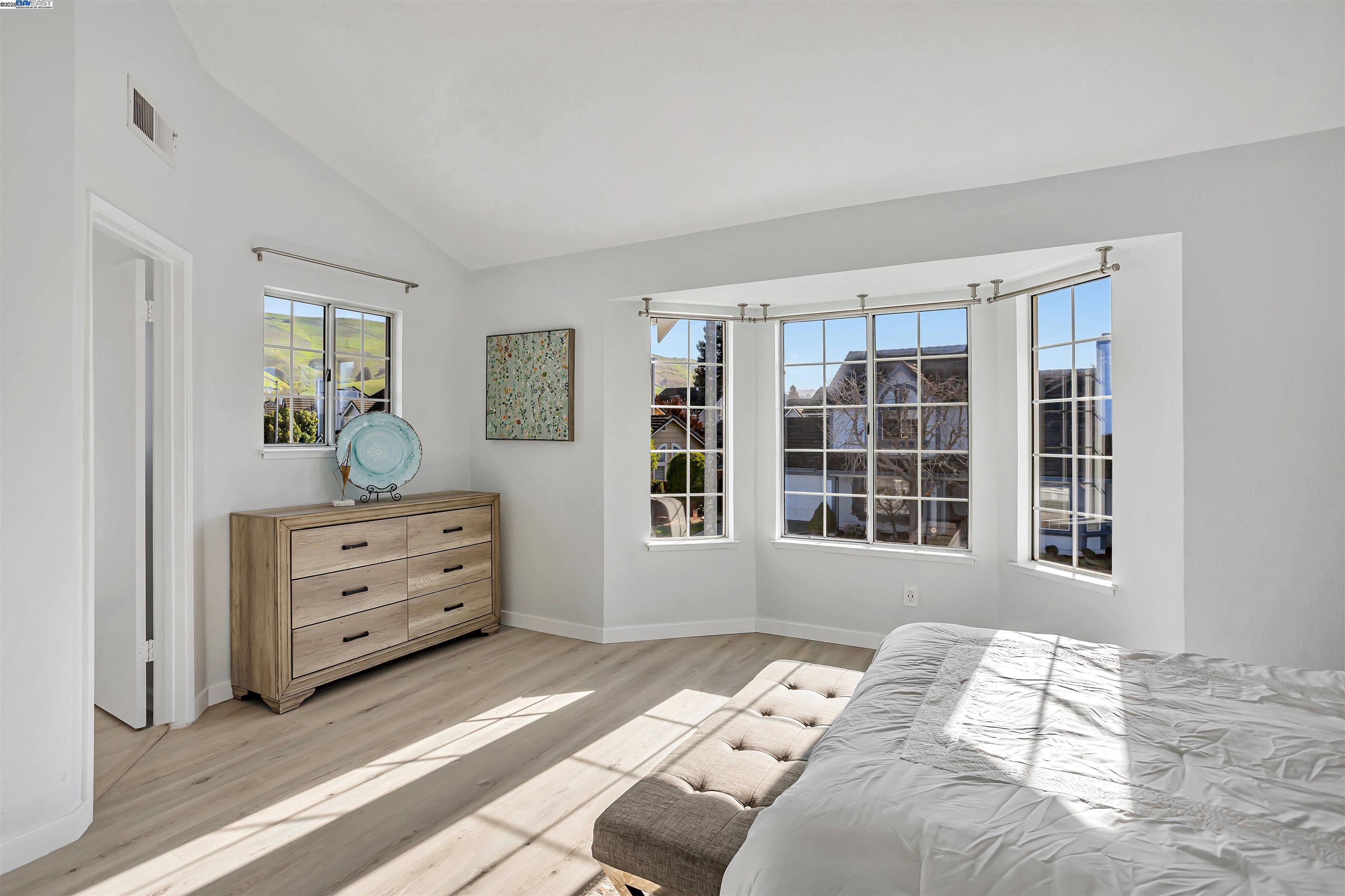Detail Gallery Image 18 of 46 For 427 Summerwood Dr, Fremont,  CA 94536 - 3 Beds | 2/1 Baths