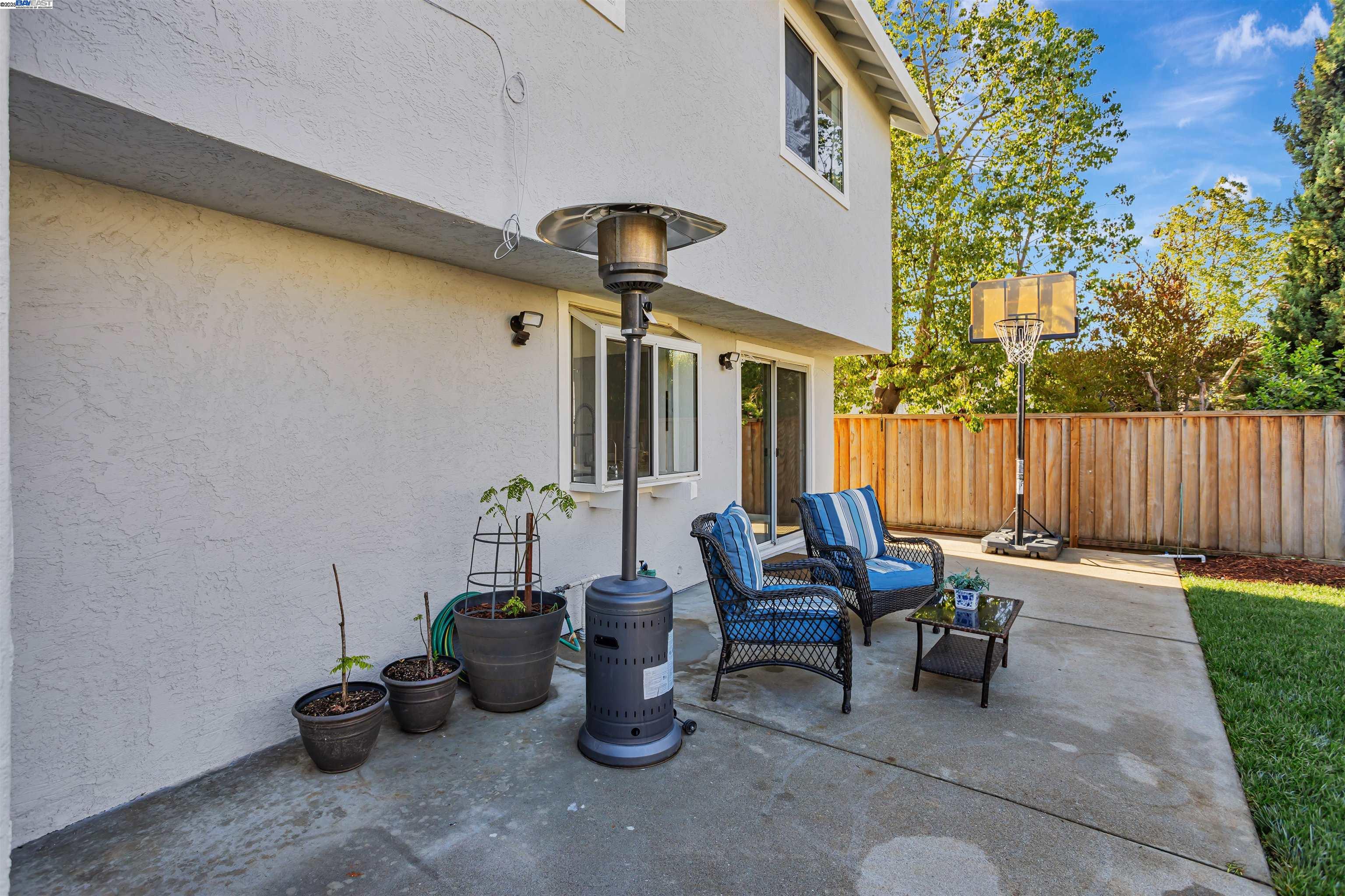 427 Summerwood Dr, Fremont, California 94536, 3 Bedrooms Bedrooms, 7 Rooms Rooms,2 BathroomsBathrooms,Residential,For Sale,427 Summerwood Dr,41095931