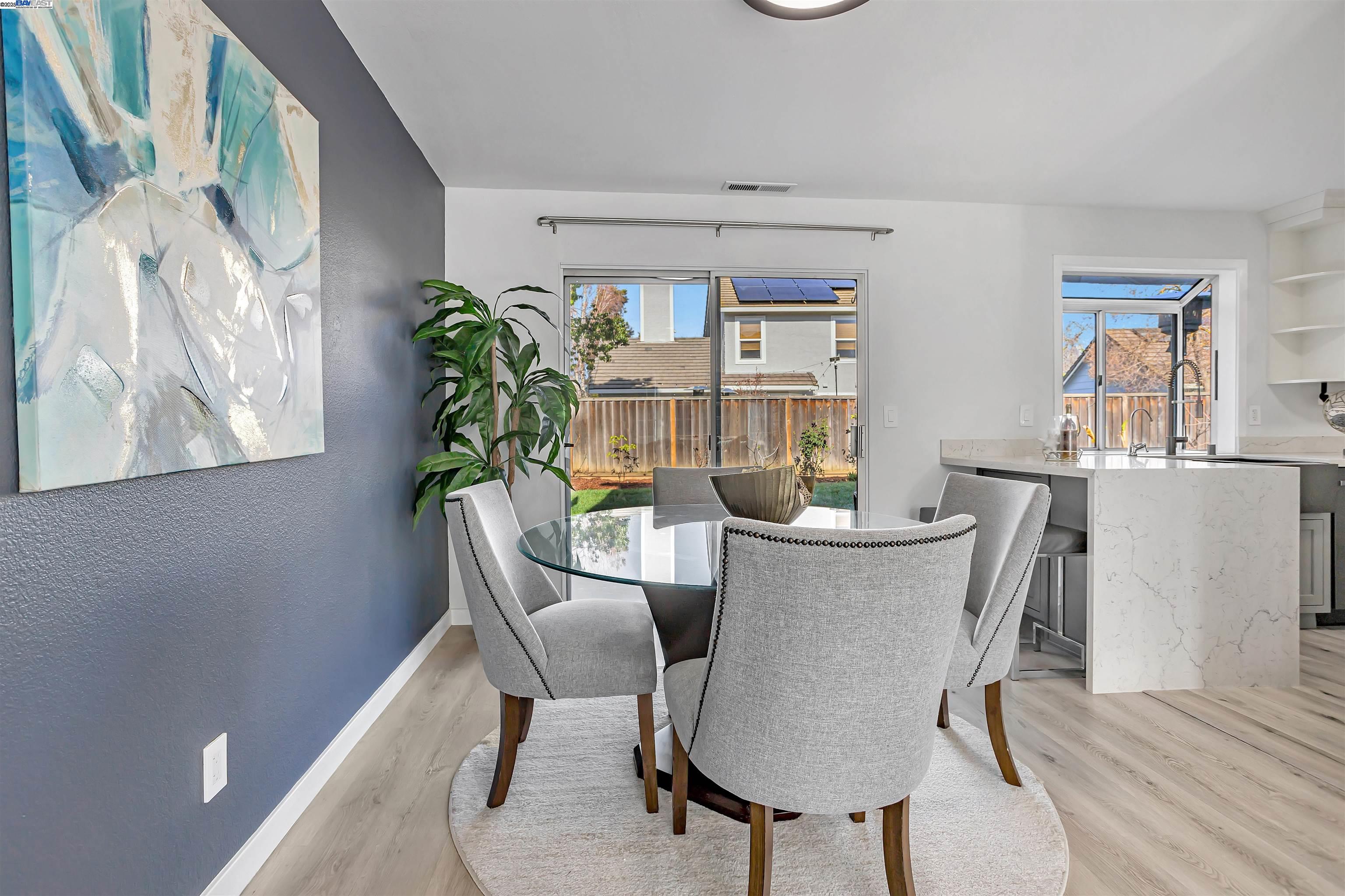 Detail Gallery Image 8 of 46 For 427 Summerwood Dr, Fremont,  CA 94536 - 3 Beds | 2/1 Baths