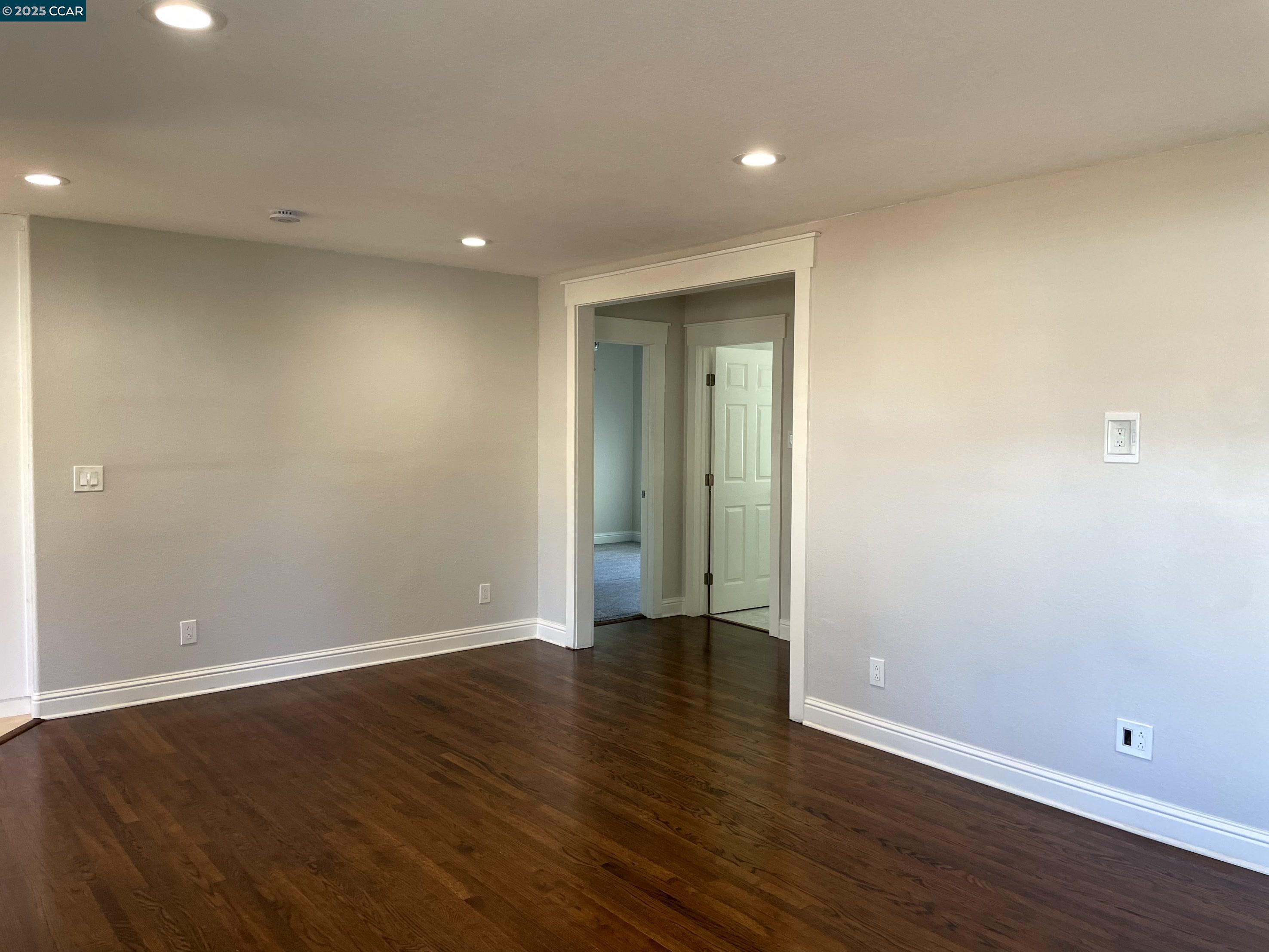 Detail Gallery Image 10 of 23 For 2910 Almond St, Martinez,  CA 94553 - – Beds | – Baths