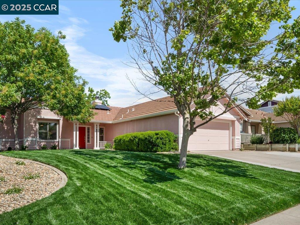 Detail Gallery Image 1 of 39 For 5207 Delta View Way, Antioch,  CA 94531 - 3 Beds | 2 Baths