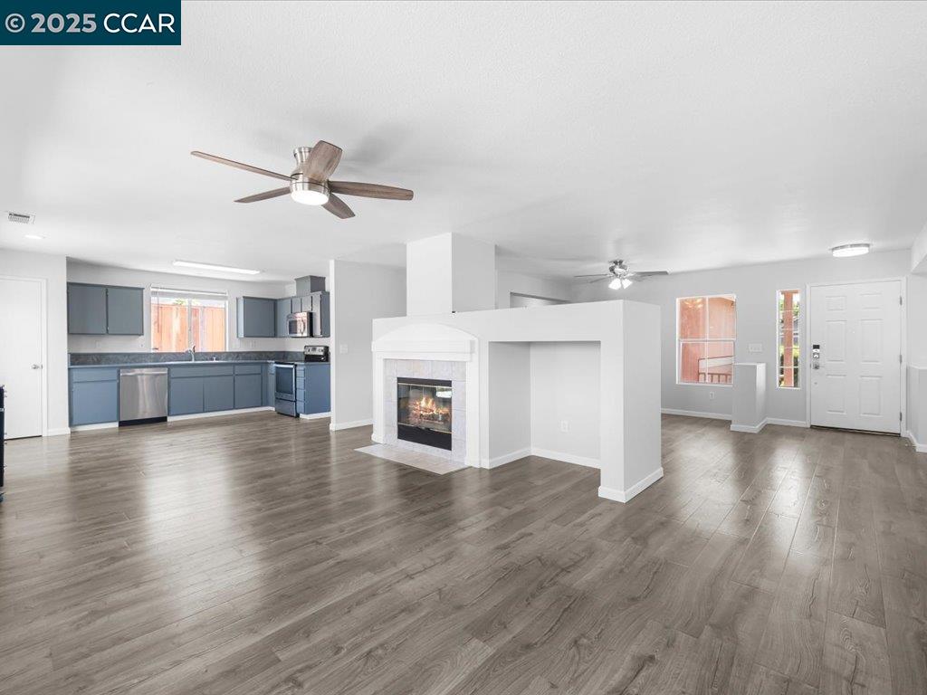 Detail Gallery Image 11 of 39 For 5207 Delta View Way, Antioch,  CA 94531 - 3 Beds | 2 Baths