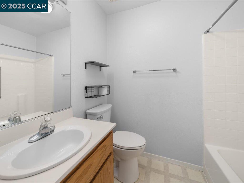 Detail Gallery Image 19 of 39 For 5207 Delta View Way, Antioch,  CA 94531 - 3 Beds | 2 Baths