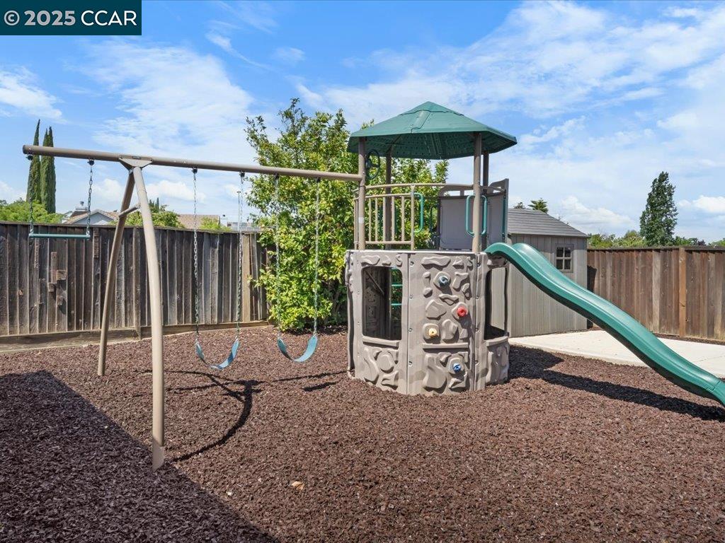 Detail Gallery Image 34 of 39 For 5207 Delta View Way, Antioch,  CA 94531 - 3 Beds | 2 Baths