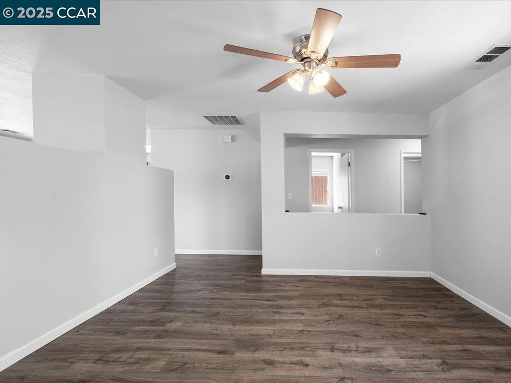 Detail Gallery Image 6 of 39 For 5207 Delta View Way, Antioch,  CA 94531 - 3 Beds | 2 Baths