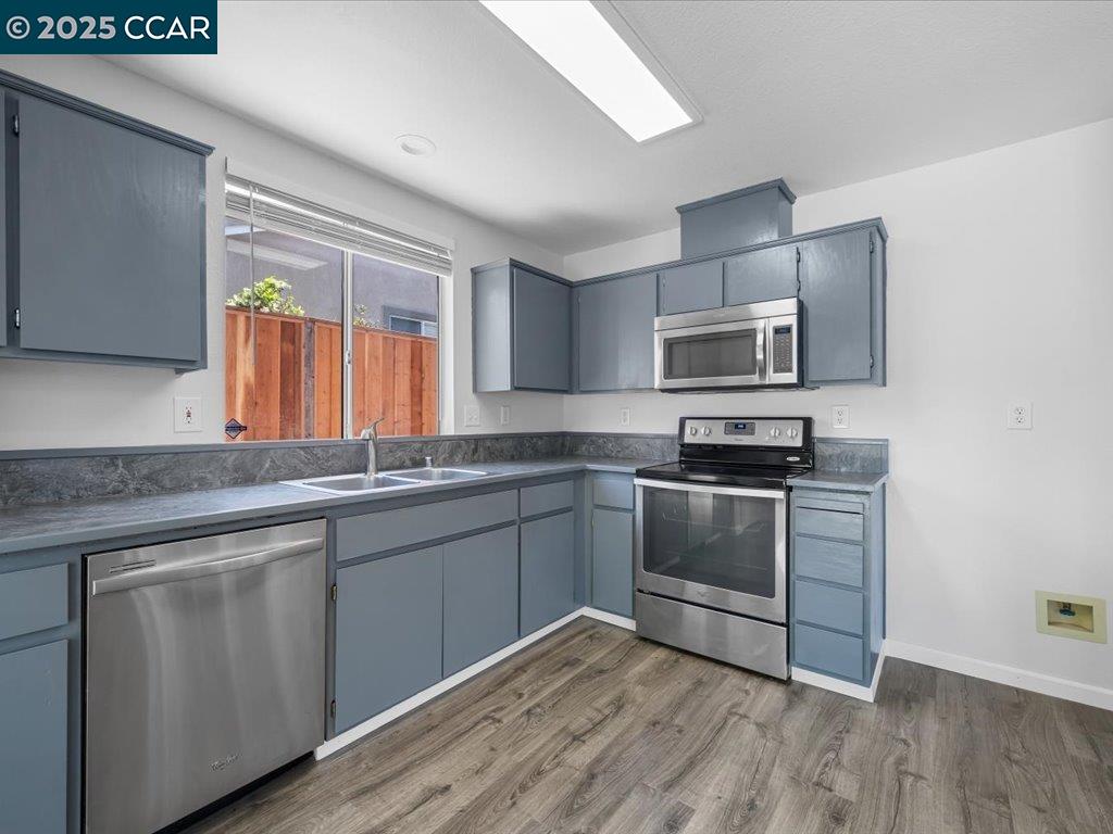 Detail Gallery Image 9 of 39 For 5207 Delta View Way, Antioch,  CA 94531 - 3 Beds | 2 Baths