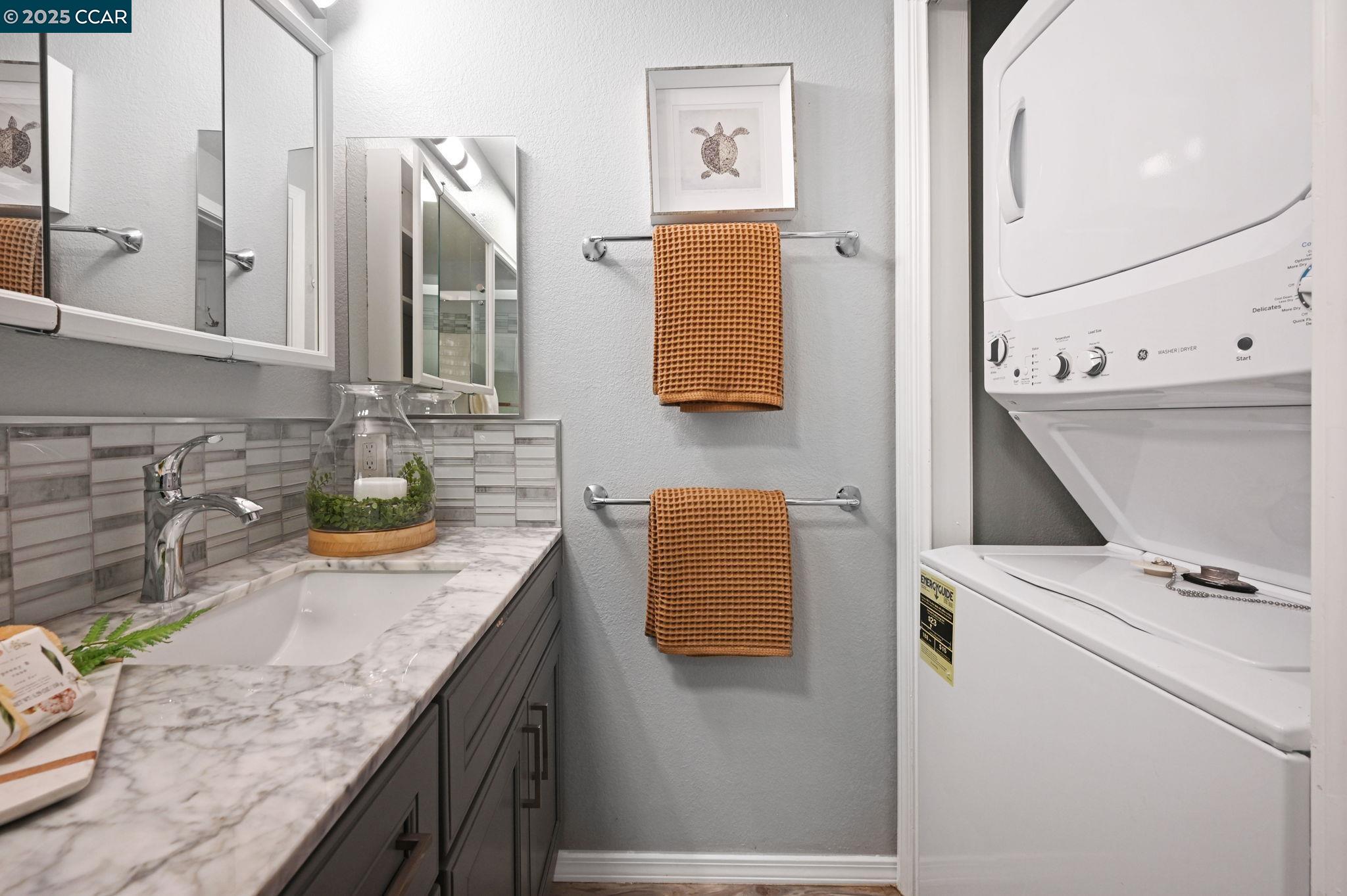 Detail Gallery Image 16 of 28 For 1840 Tice Creek Dr #2132,  Walnut Creek,  CA 94595 - 2 Beds | 2 Baths