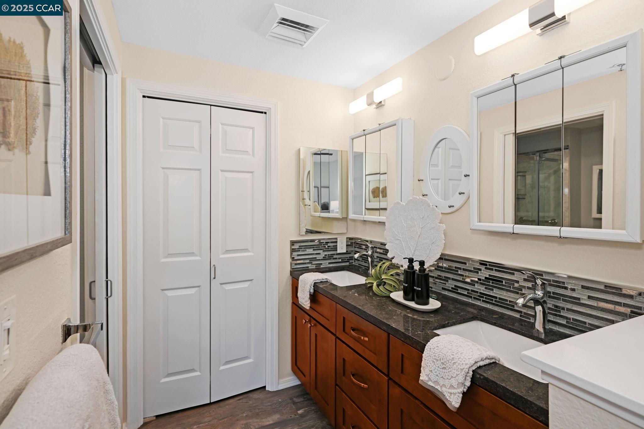 Detail Gallery Image 19 of 28 For 1840 Tice Creek Dr #2132,  Walnut Creek,  CA 94595 - 2 Beds | 2 Baths