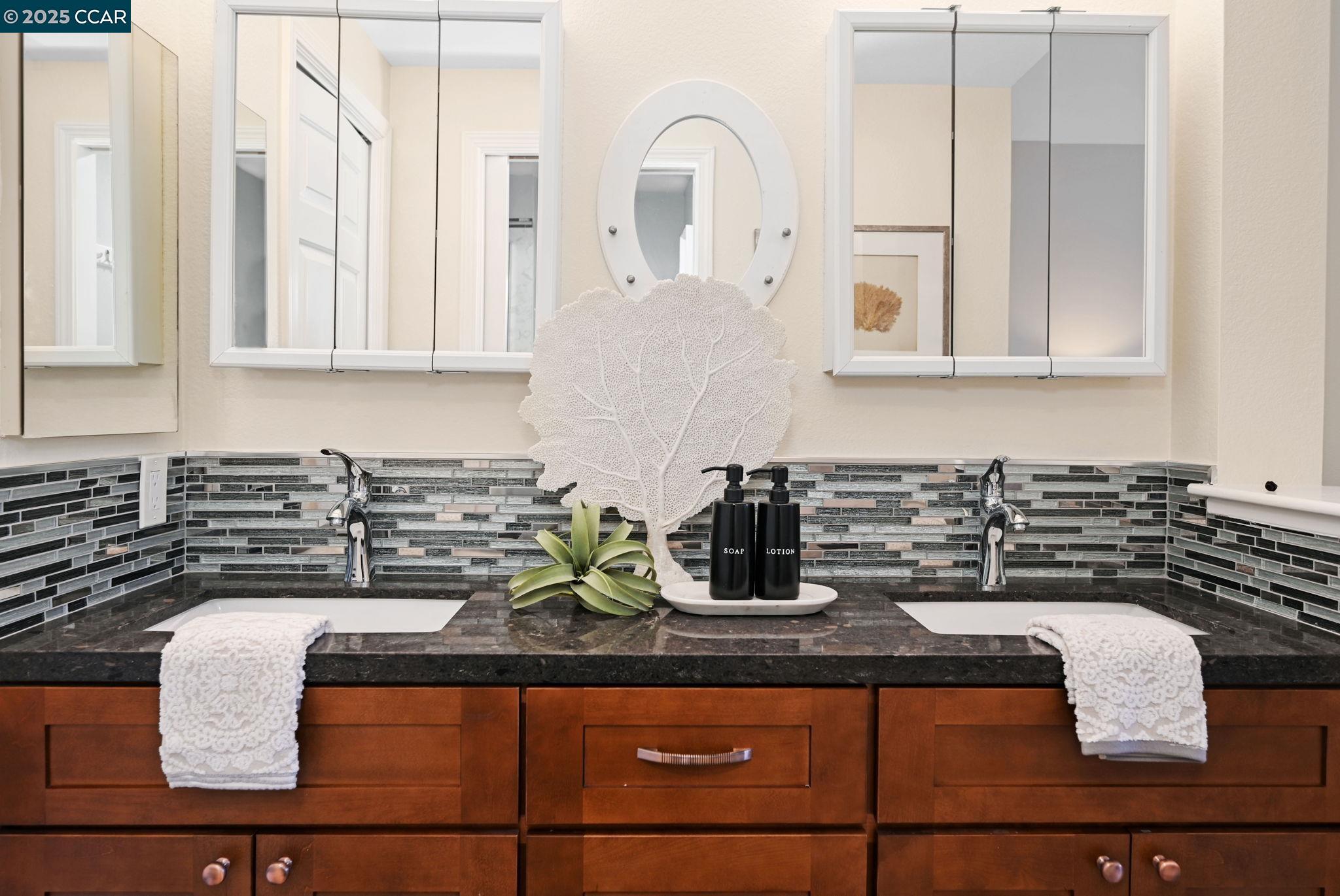 Detail Gallery Image 20 of 28 For 1840 Tice Creek Dr #2132,  Walnut Creek,  CA 94595 - 2 Beds | 2 Baths