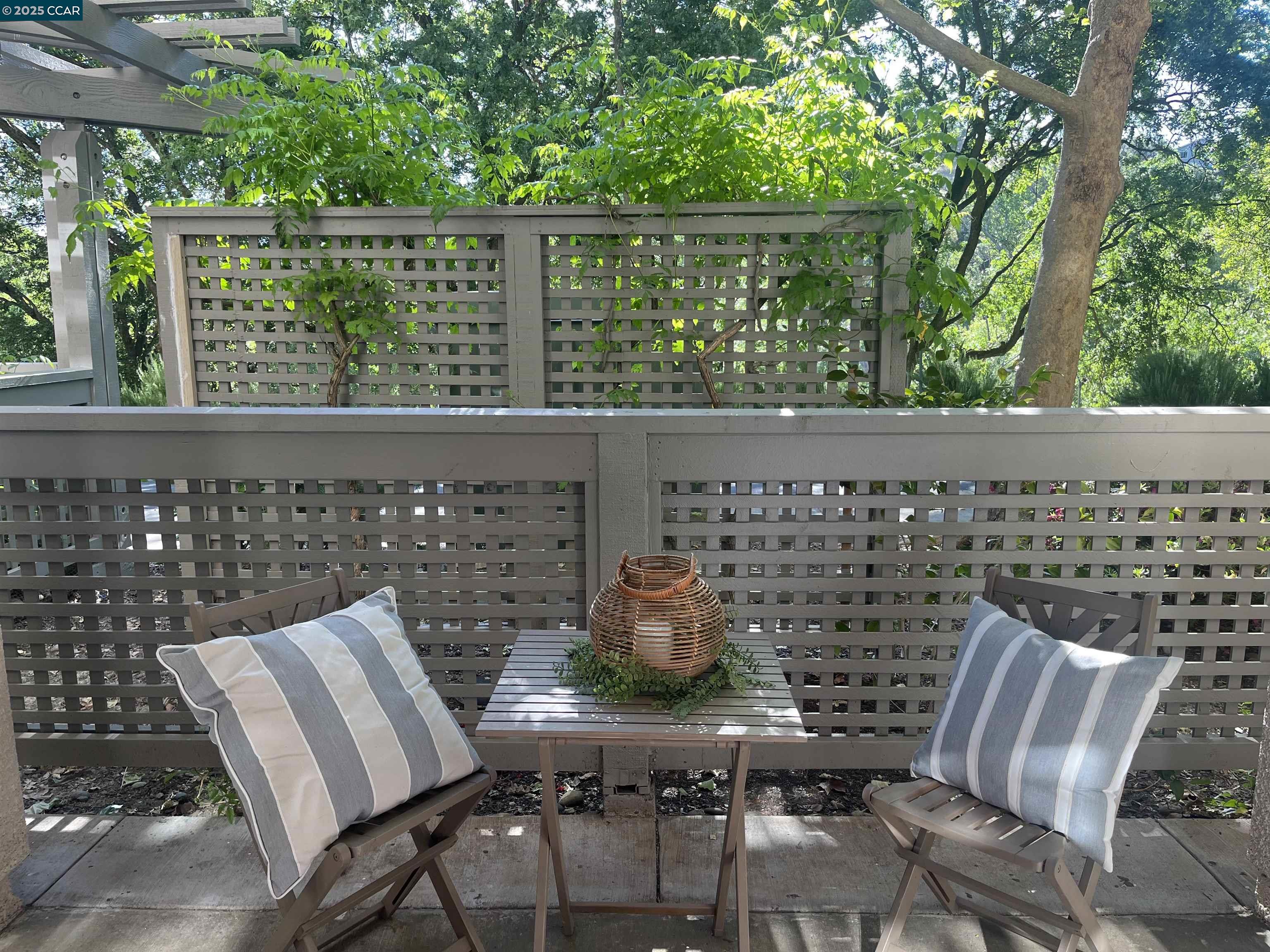 Detail Gallery Image 8 of 28 For 1840 Tice Creek Dr #2132,  Walnut Creek,  CA 94595 - 2 Beds | 2 Baths