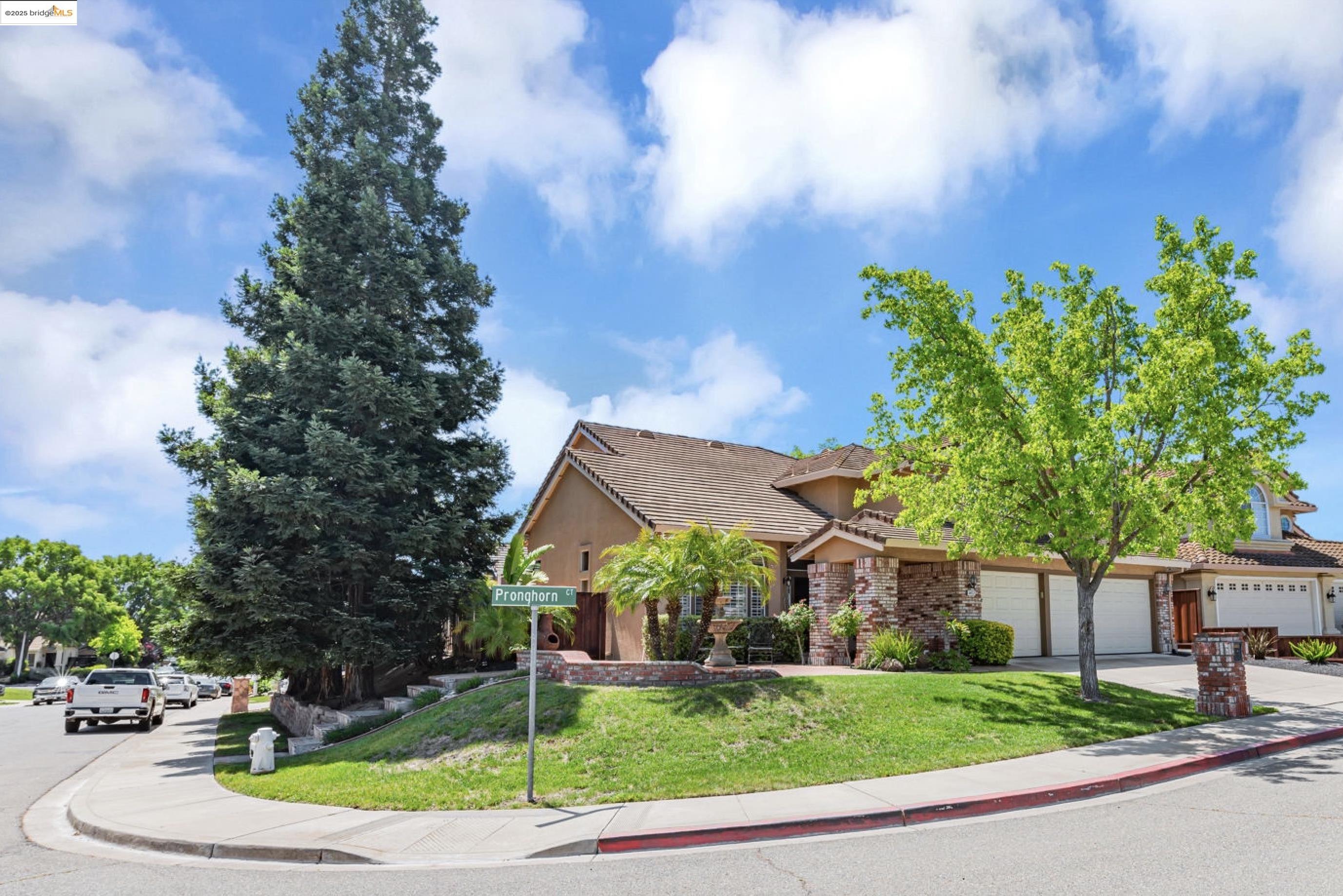Detail Gallery Image 1 of 45 For 4452 Pronghorn Ct, Antioch,  CA 94509 - 4 Beds | 3 Baths