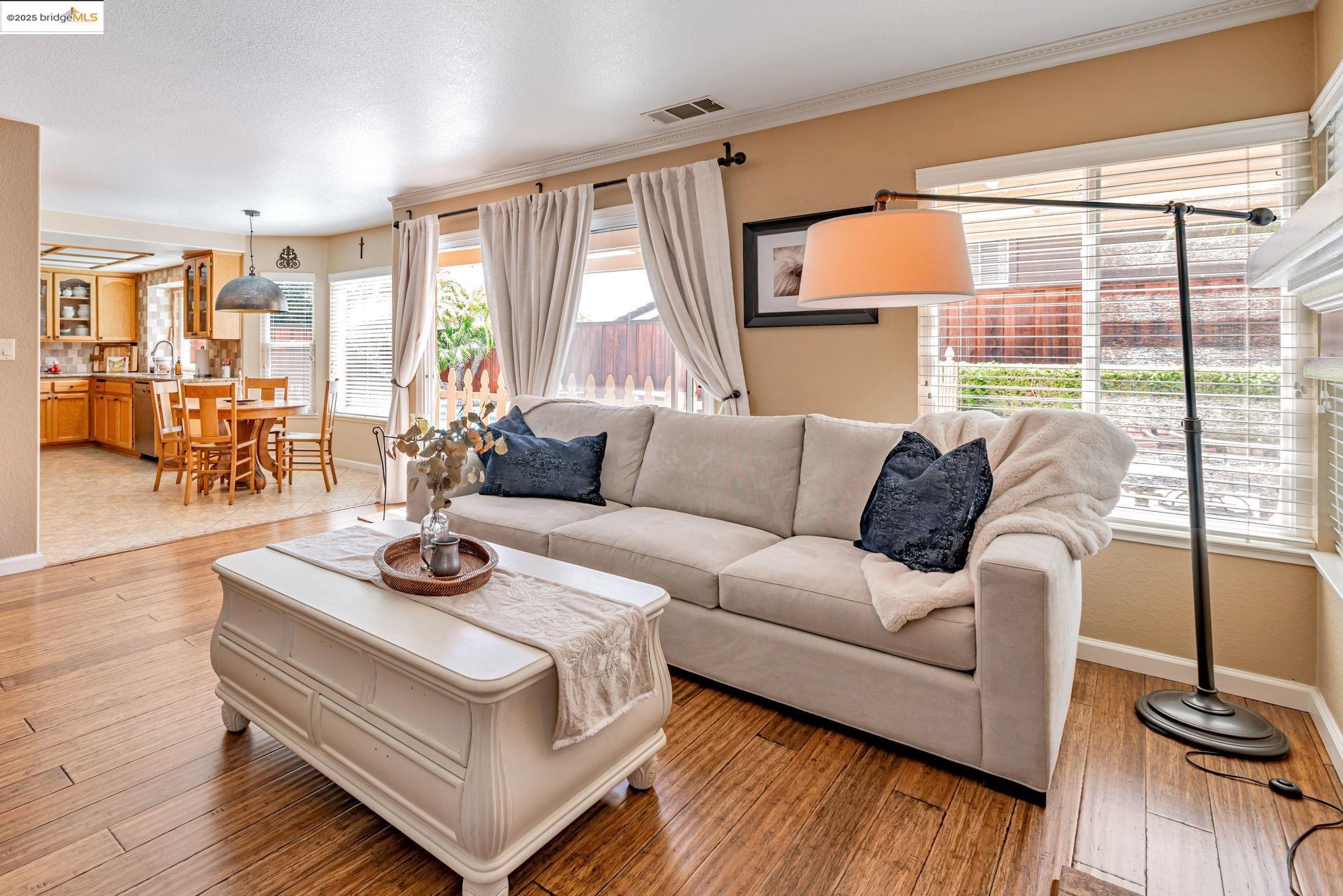Detail Gallery Image 13 of 45 For 4452 Pronghorn Ct, Antioch,  CA 94509 - 4 Beds | 3 Baths