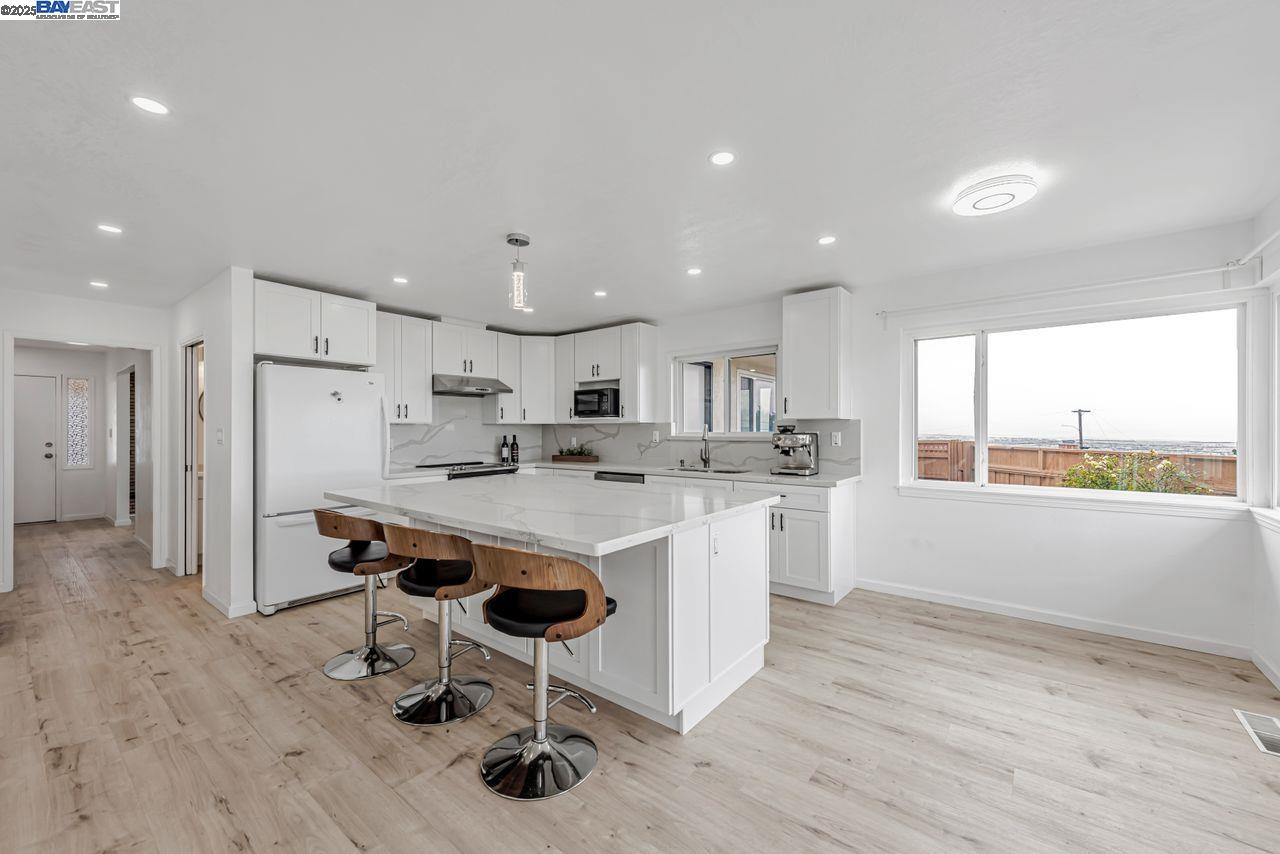 property-img