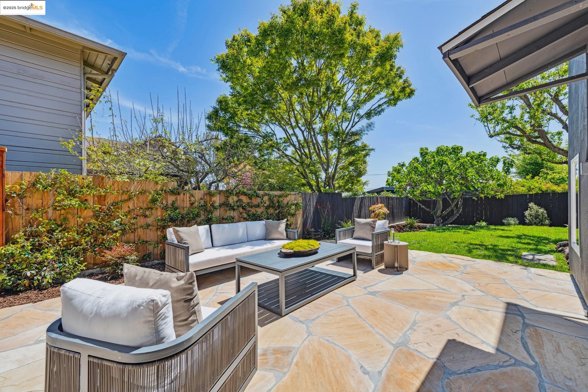 property-img
