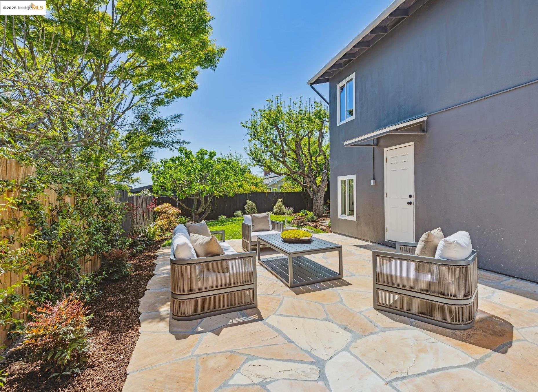property-img