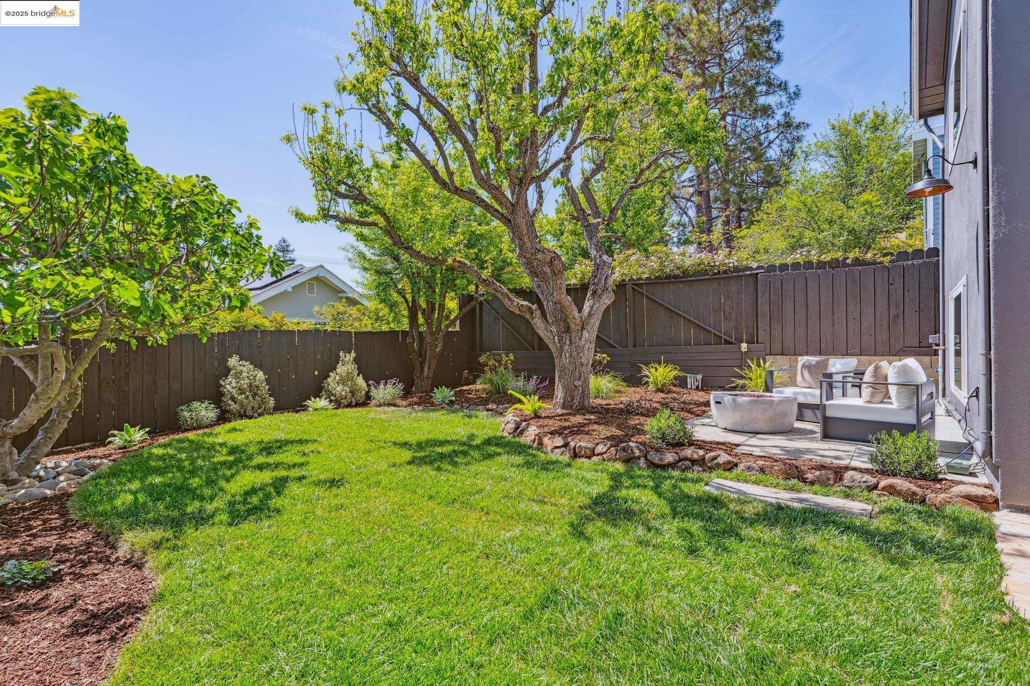 property-img