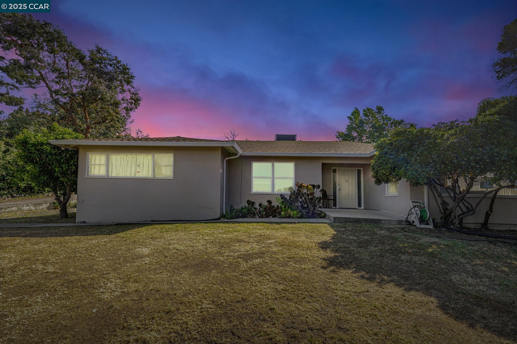 Detail Gallery Image 1 of 1 For 224 Pacini Ave, Pittsburg,  CA 94565 - 3 Beds | 2 Baths