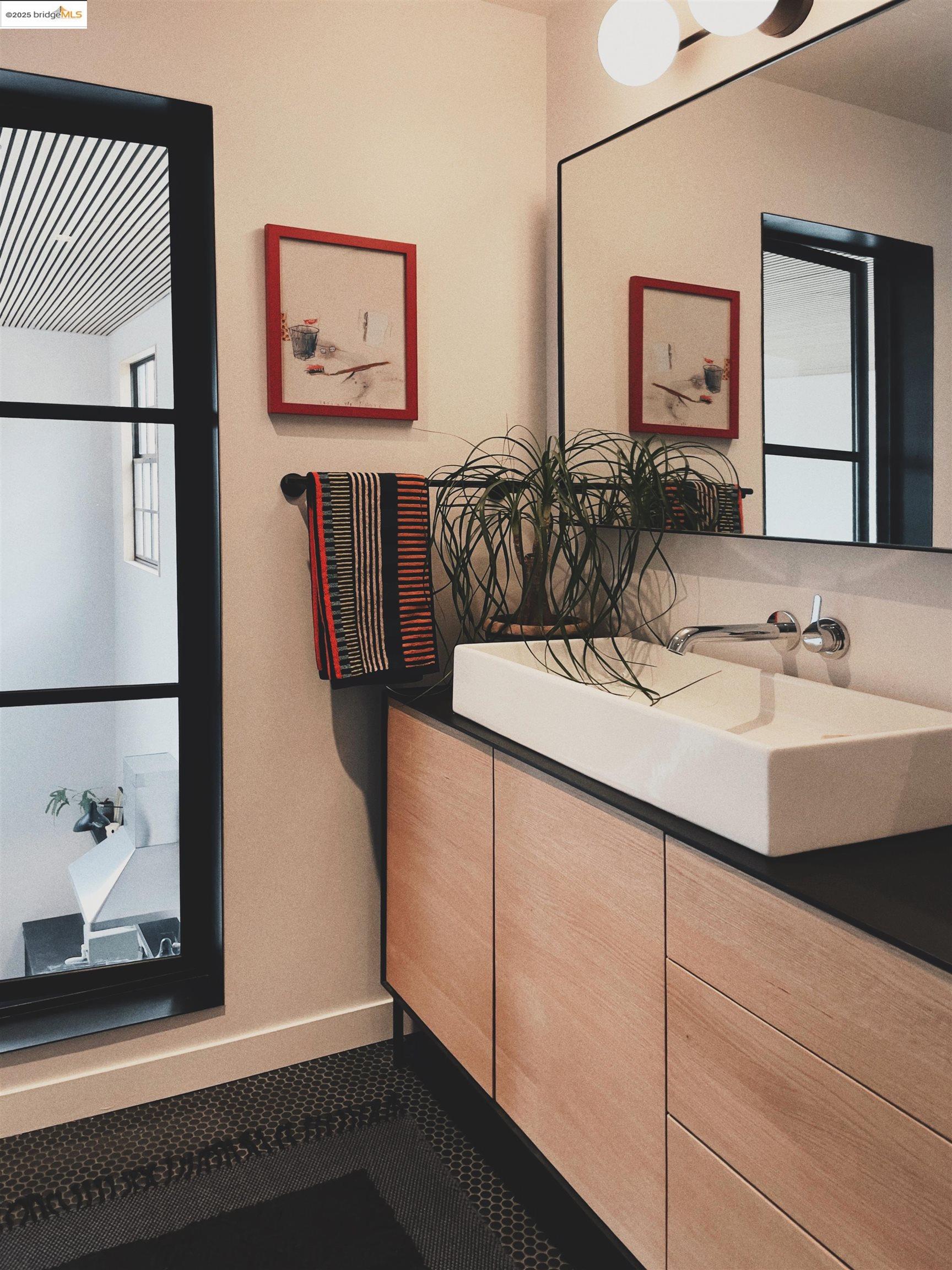 1818 5th, Berkeley, California 94710, 2 Bedrooms Bedrooms, 4 Rooms Rooms,1 BathroomBathrooms,Residential Lease,For Rent,1818 5th,41095952