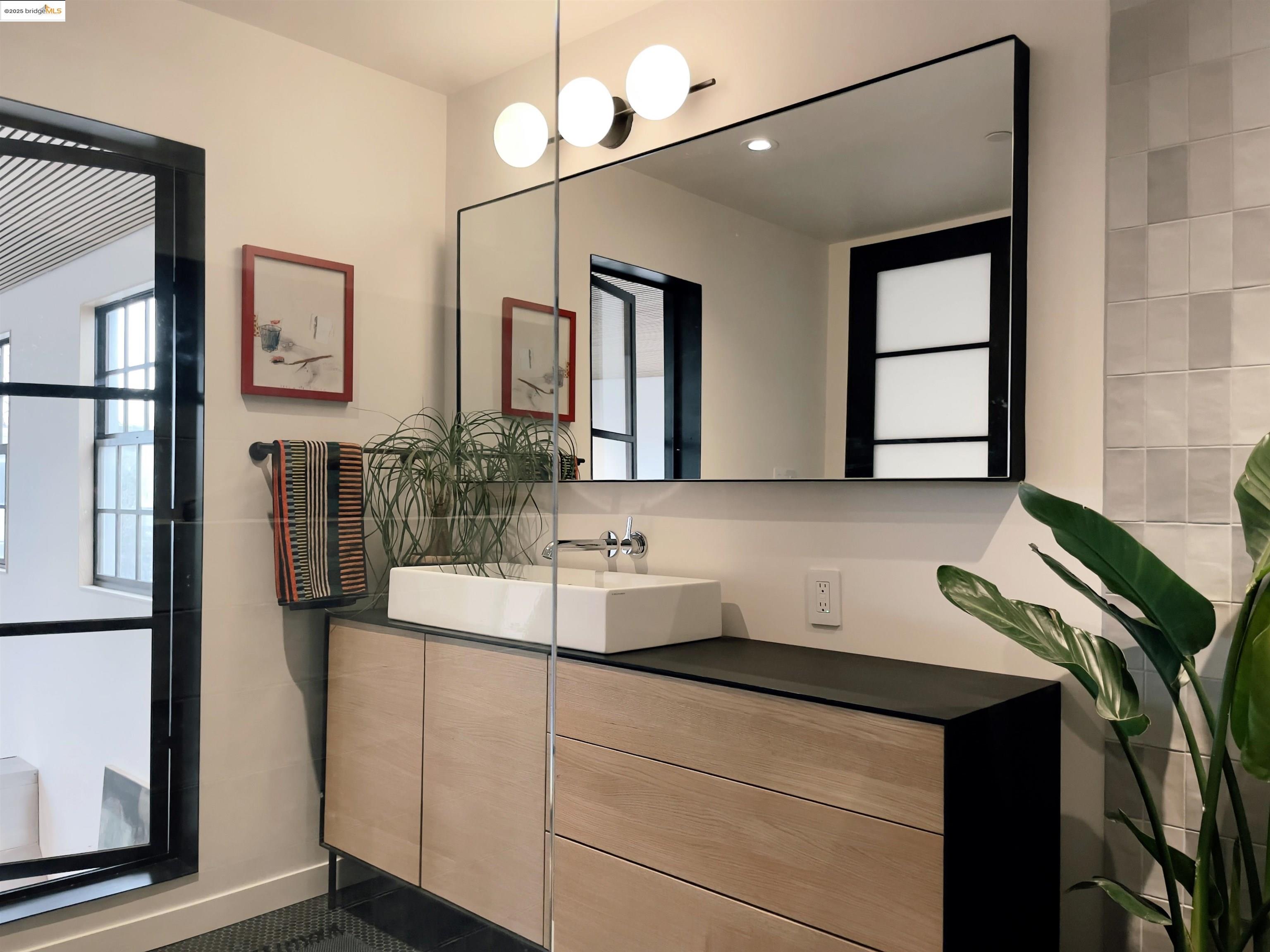1818 5th, Berkeley, California 94710, 2 Bedrooms Bedrooms, 4 Rooms Rooms,1 BathroomBathrooms,Residential Lease,For Rent,1818 5th,41095952