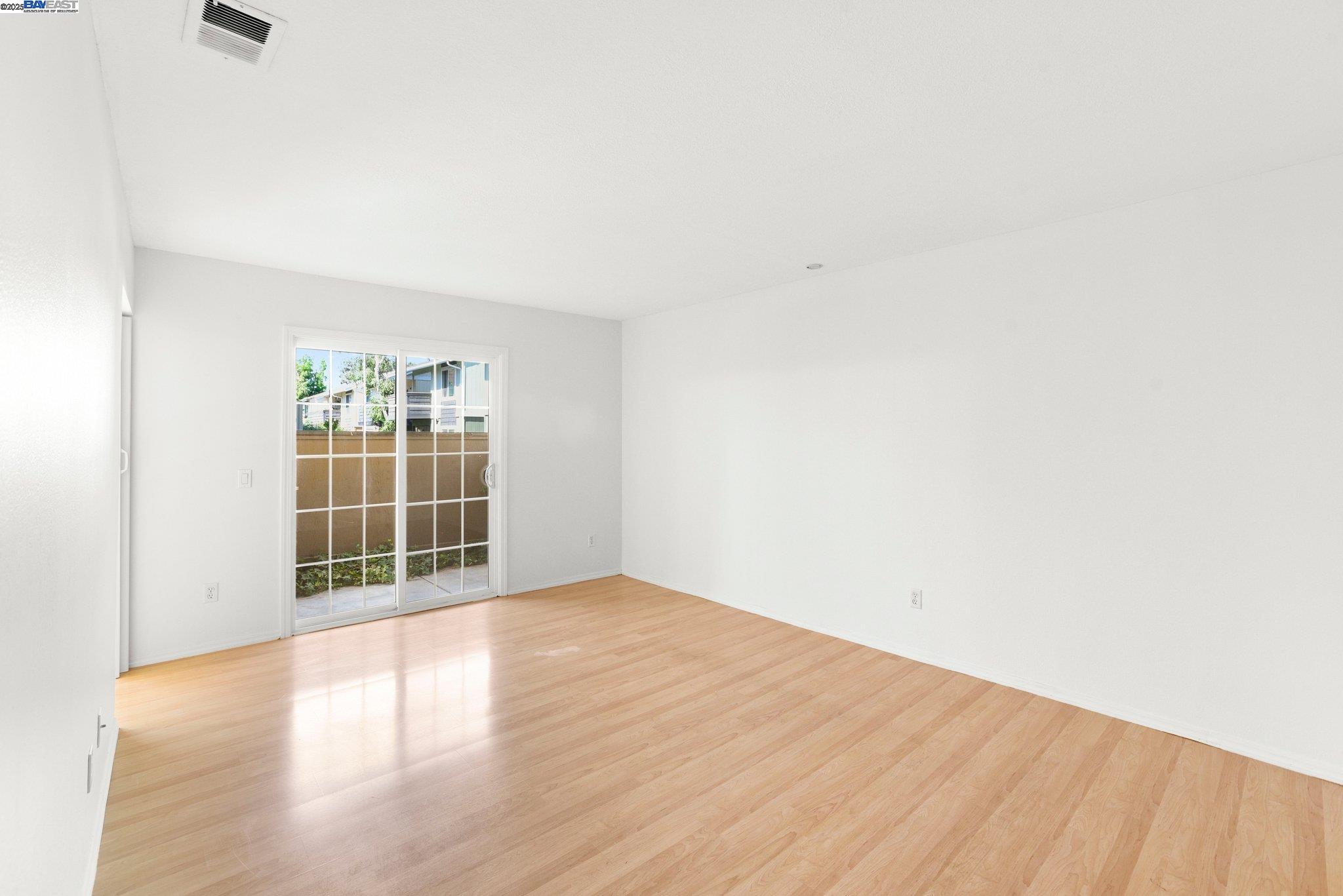 Detail Gallery Image 6 of 30 For 2575 Easton Way #87,  San Jose,  CA 95133-2646 - 2 Beds | 2 Baths