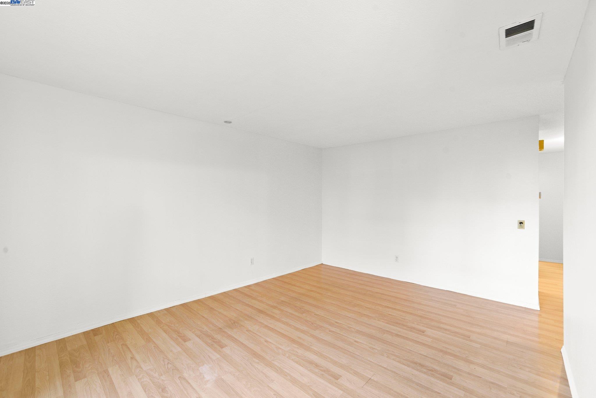Detail Gallery Image 8 of 30 For 2575 Easton Way #87,  San Jose,  CA 95133-2646 - 2 Beds | 2 Baths