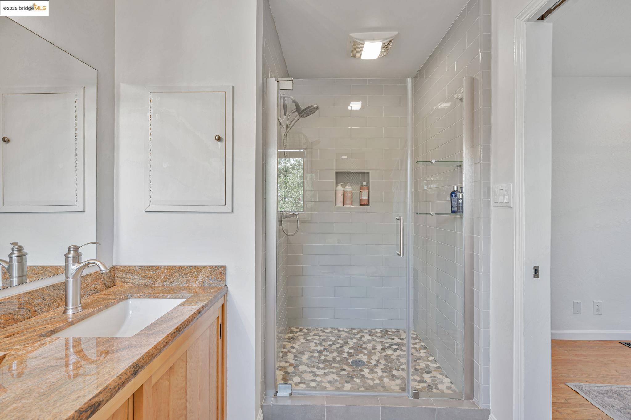 Detail Gallery Image 16 of 46 For 3336 Oak Ct, Lafayette,  CA 94549 - 4 Beds | 3 Baths