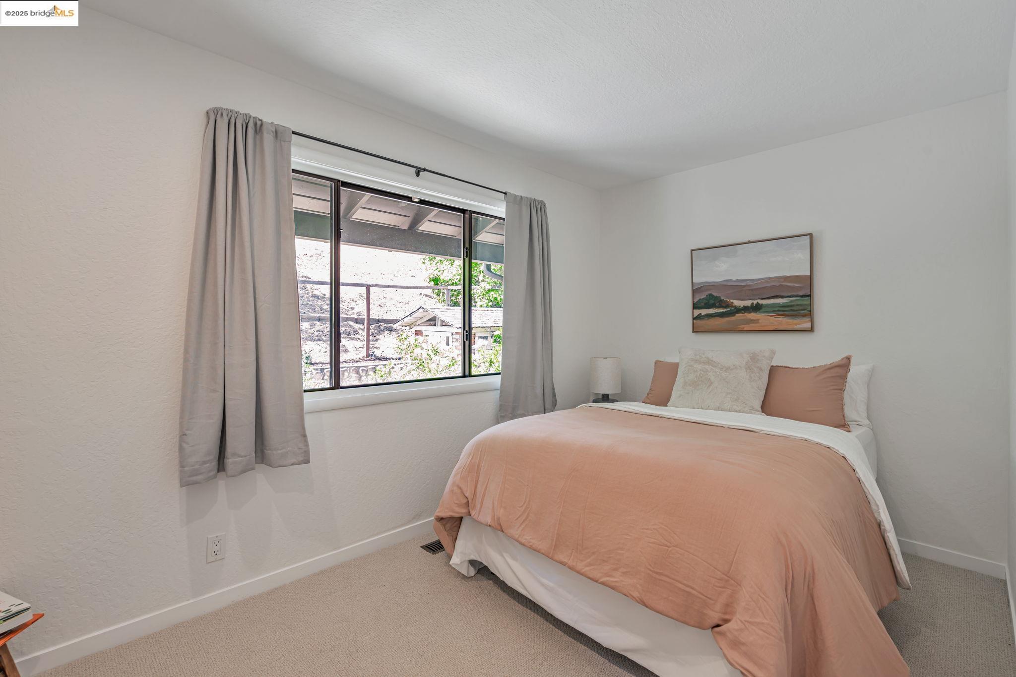 Detail Gallery Image 17 of 46 For 3336 Oak Ct, Lafayette,  CA 94549 - 4 Beds | 3 Baths