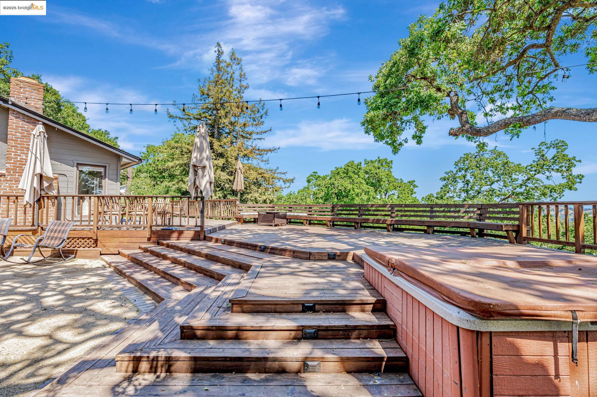 Detail Gallery Image 22 of 46 For 3336 Oak Ct, Lafayette,  CA 94549 - 4 Beds | 3 Baths