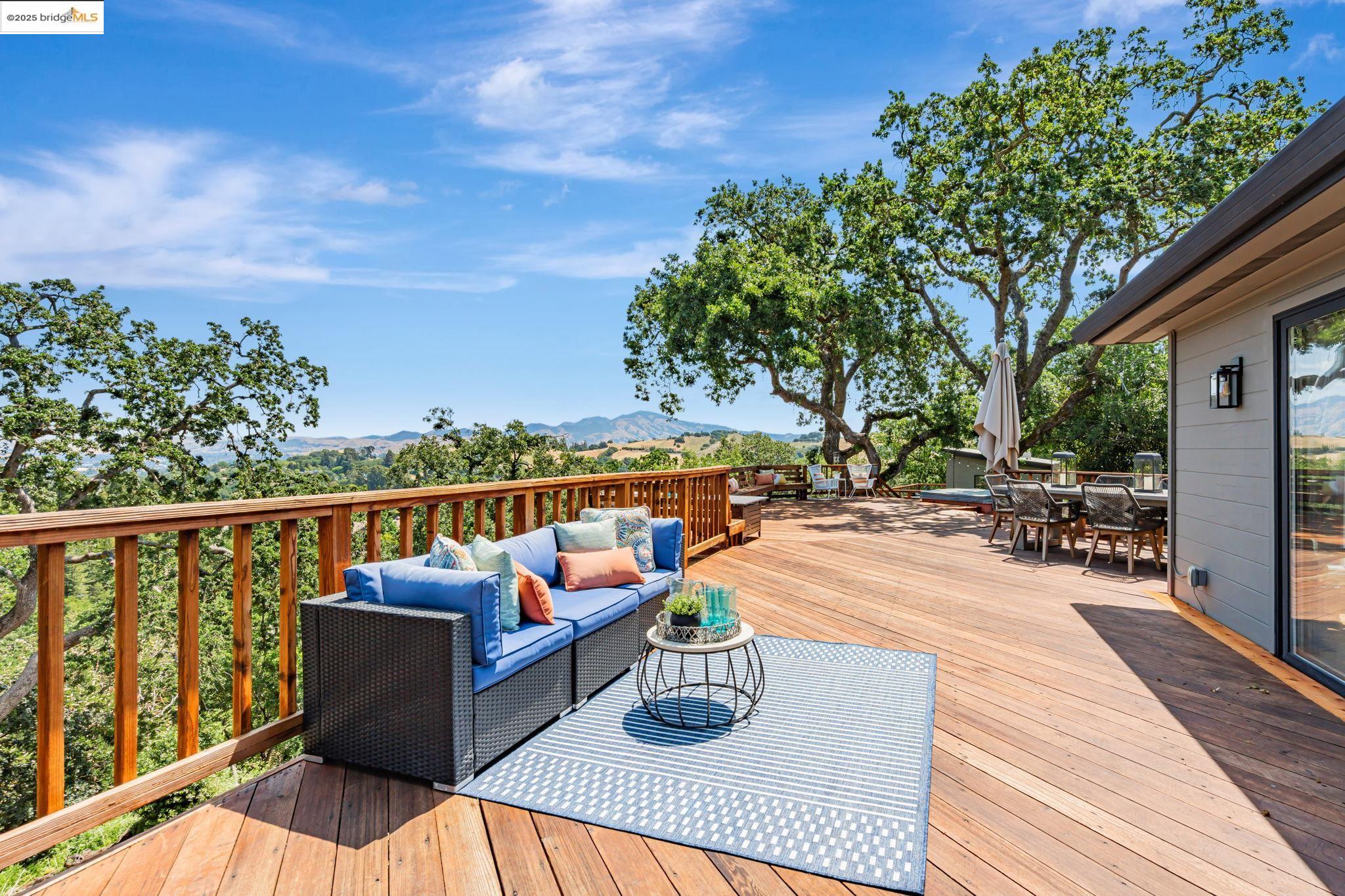 Detail Gallery Image 23 of 46 For 3336 Oak Ct, Lafayette,  CA 94549 - 4 Beds | 3 Baths