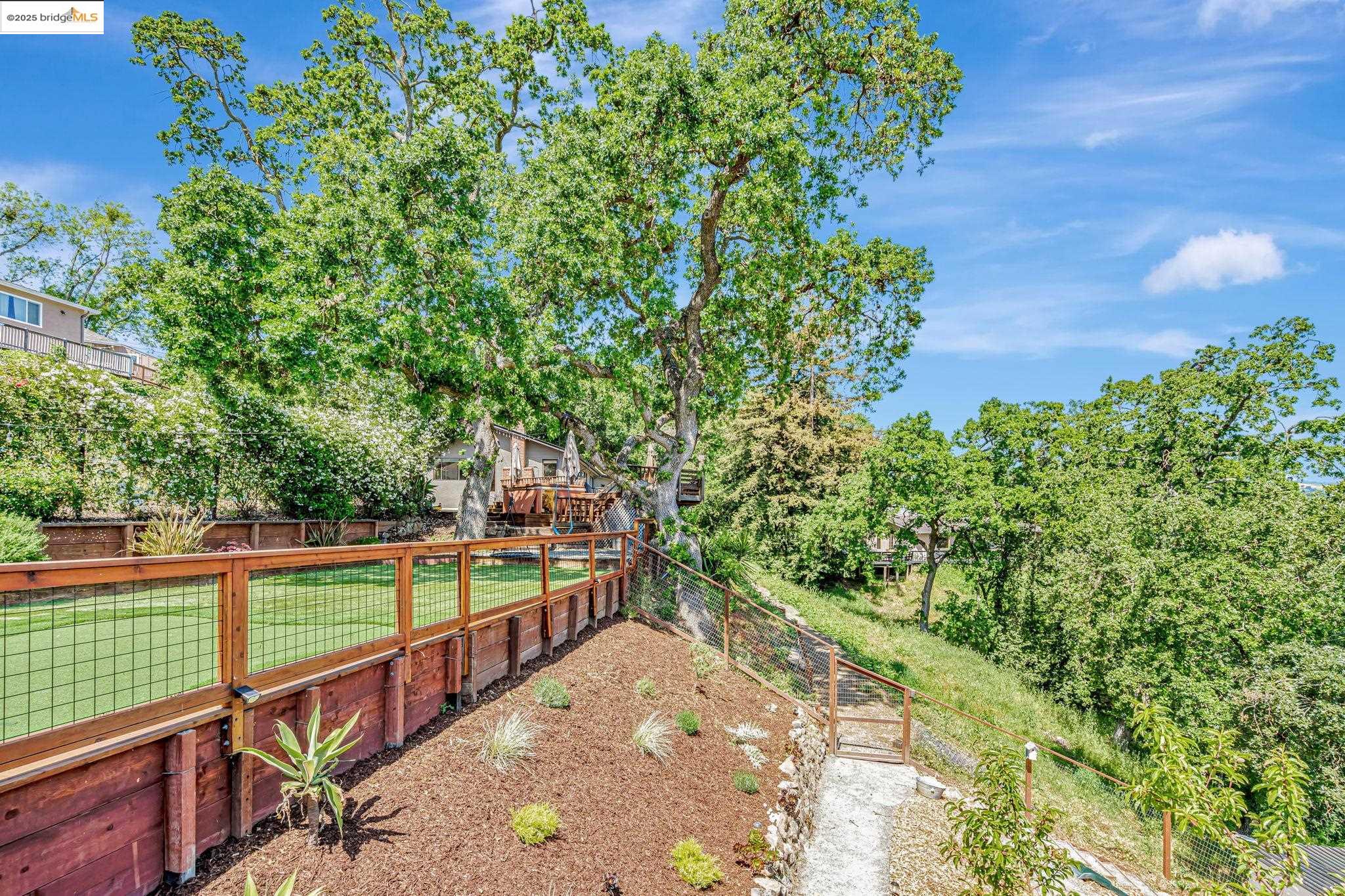 Detail Gallery Image 29 of 46 For 3336 Oak Ct, Lafayette,  CA 94549 - 4 Beds | 3 Baths