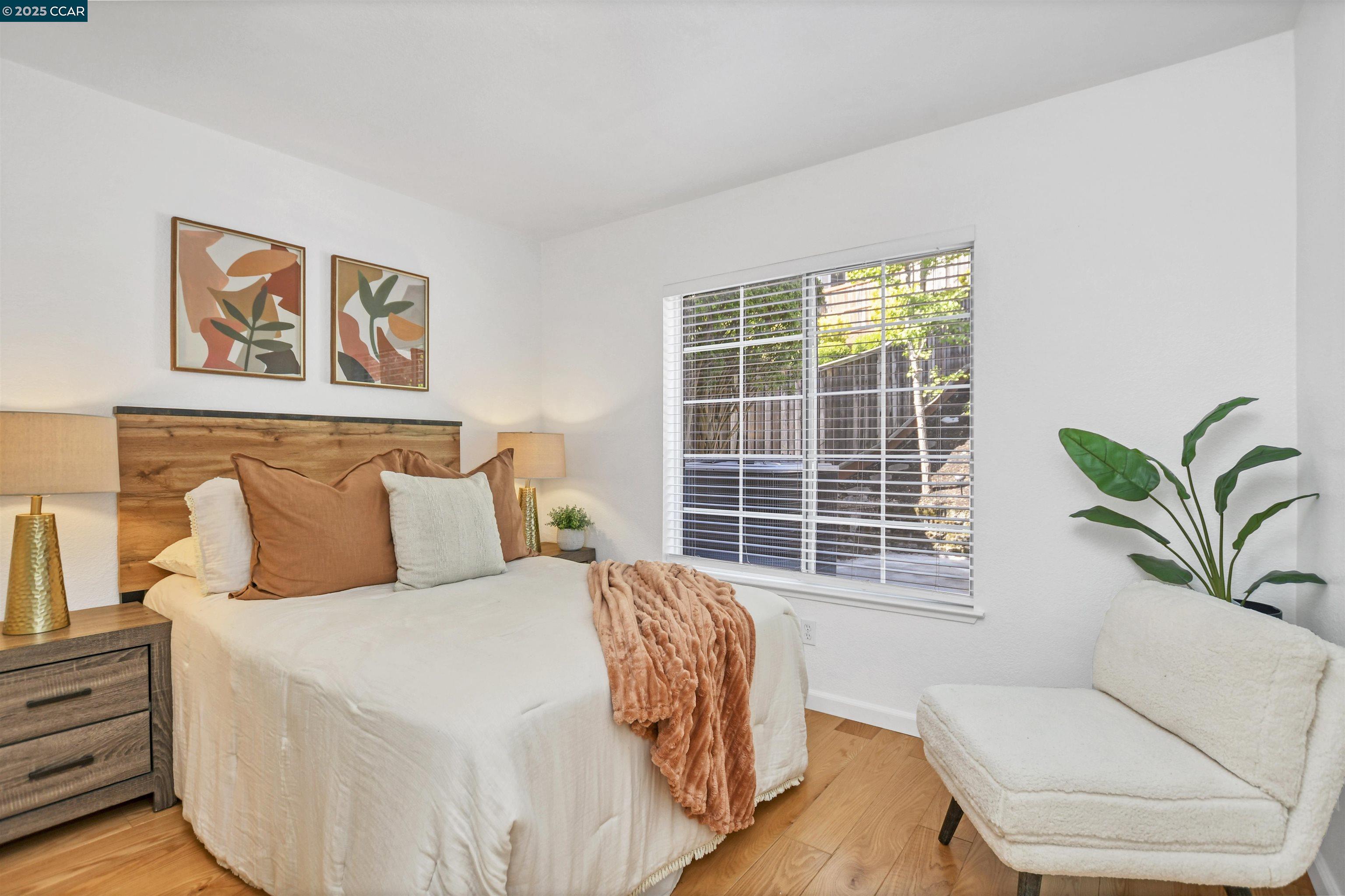 Detail Gallery Image 18 of 45 For 276 Oakwood Cir, Martinez,  CA 94553 - 6 Beds | 3 Baths