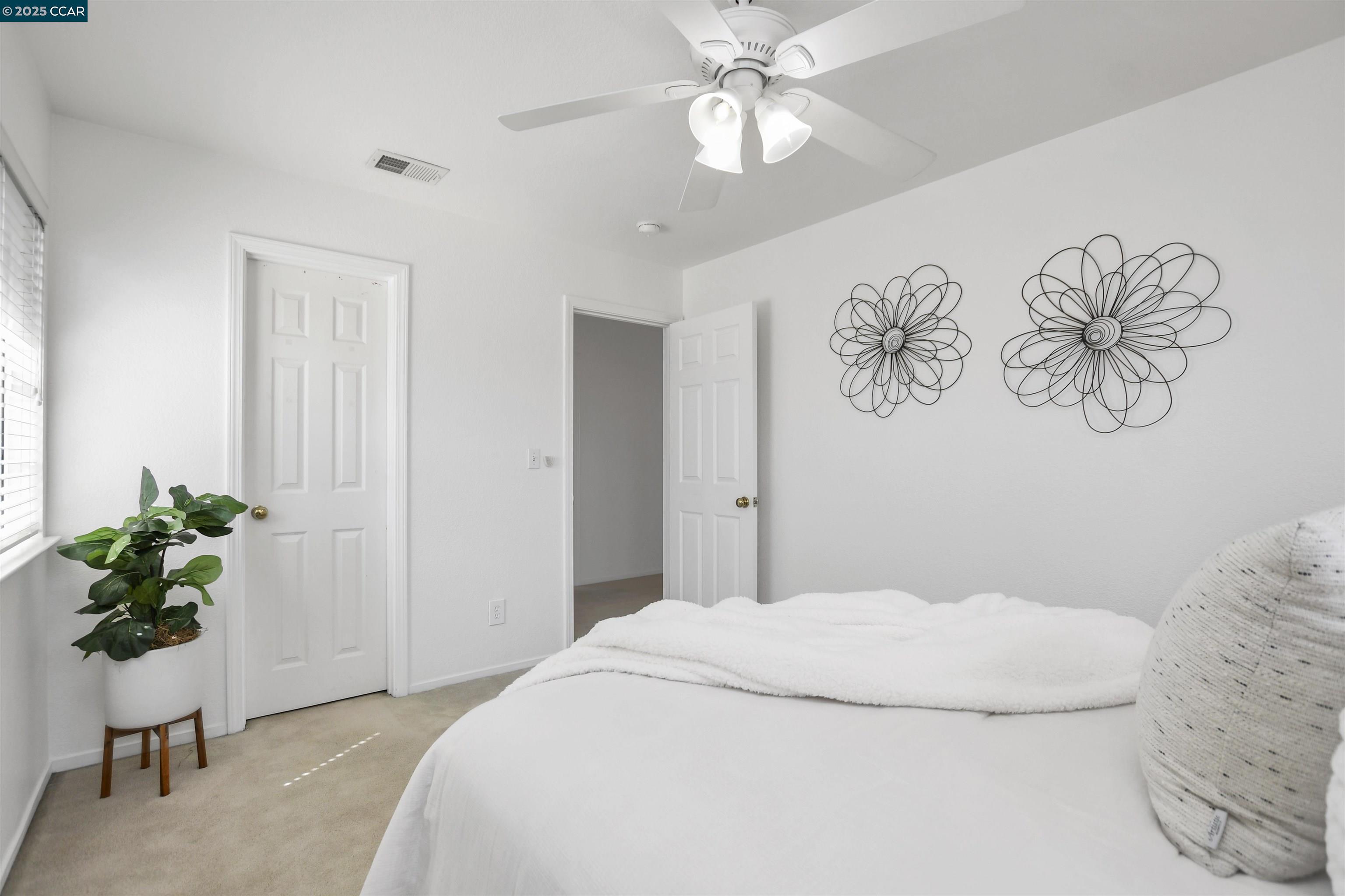 Detail Gallery Image 32 of 45 For 276 Oakwood Cir, Martinez,  CA 94553 - 6 Beds | 3 Baths