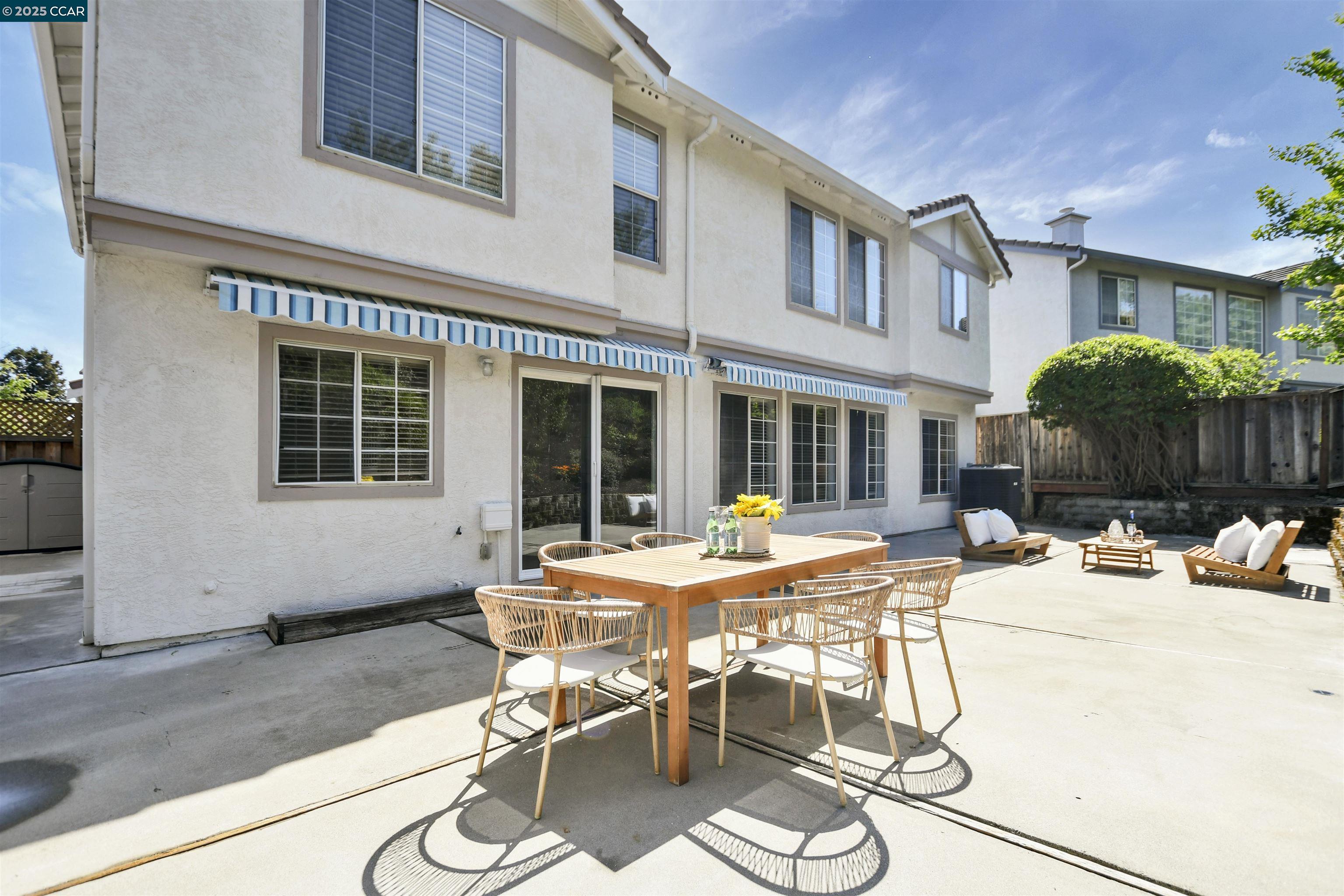 Detail Gallery Image 37 of 45 For 276 Oakwood Cir, Martinez,  CA 94553 - 6 Beds | 3 Baths