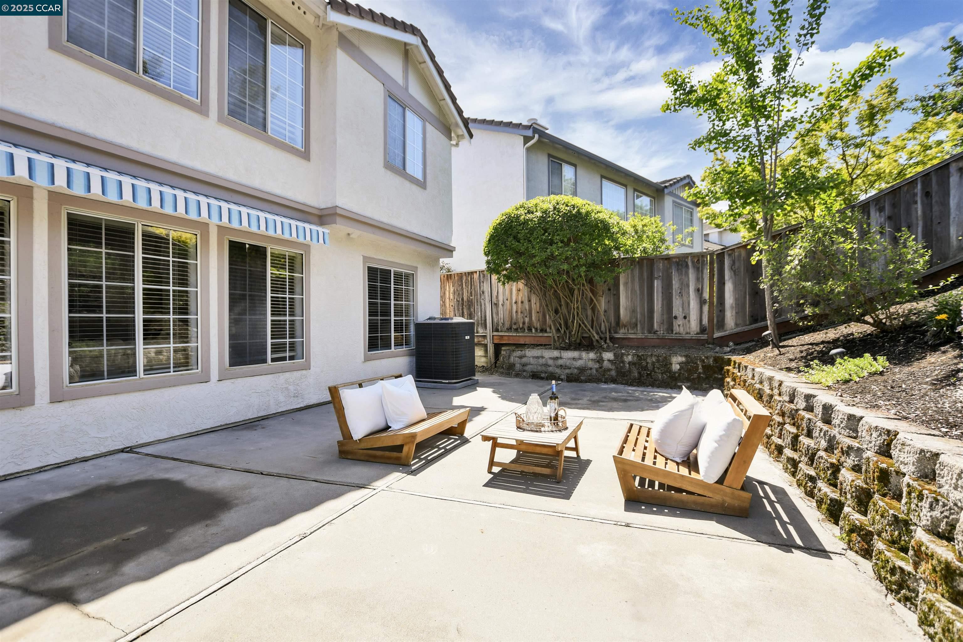 Detail Gallery Image 38 of 45 For 276 Oakwood Cir, Martinez,  CA 94553 - 6 Beds | 3 Baths
