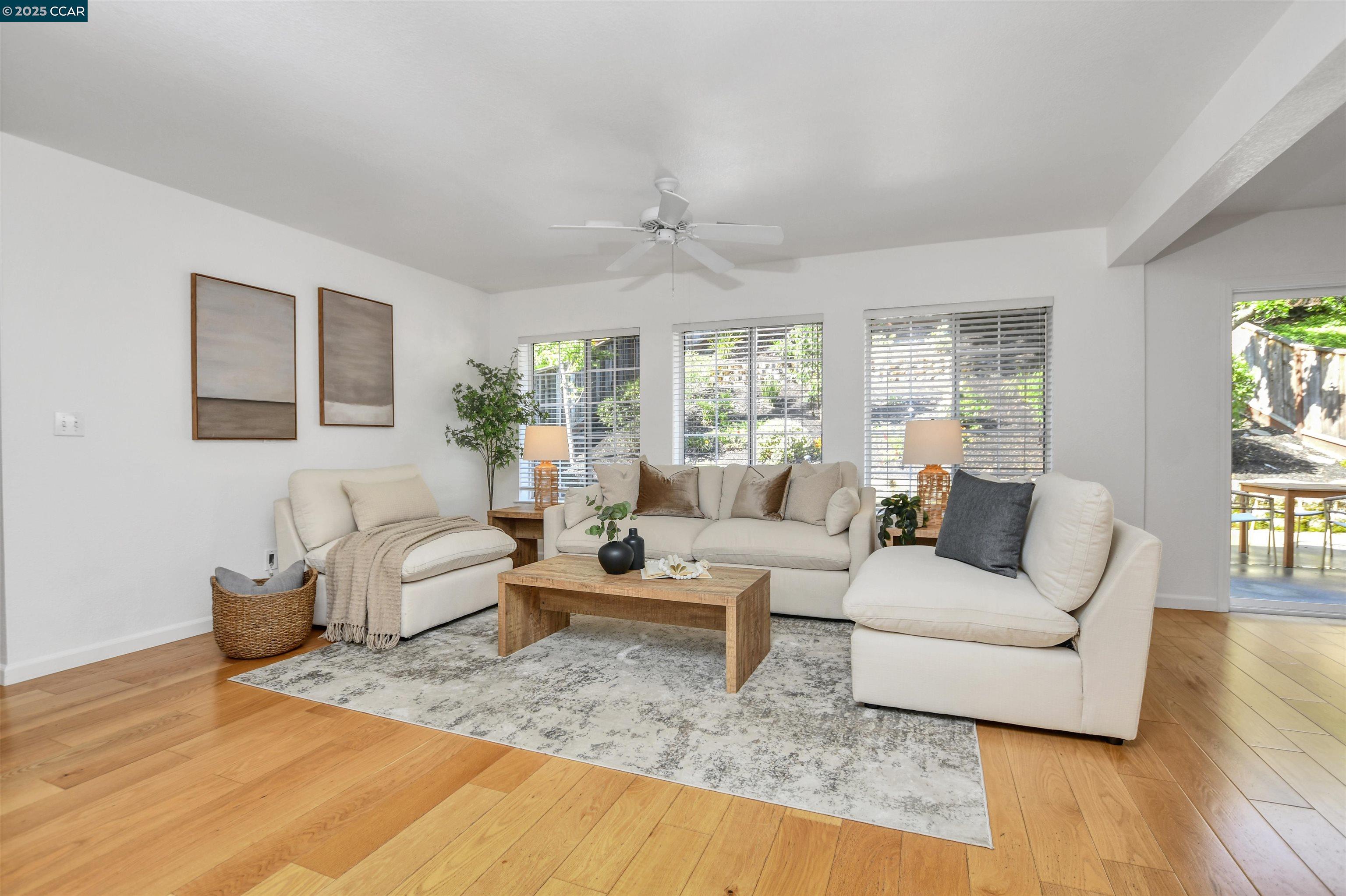 Detail Gallery Image 9 of 45 For 276 Oakwood Cir, Martinez,  CA 94553 - 6 Beds | 3 Baths