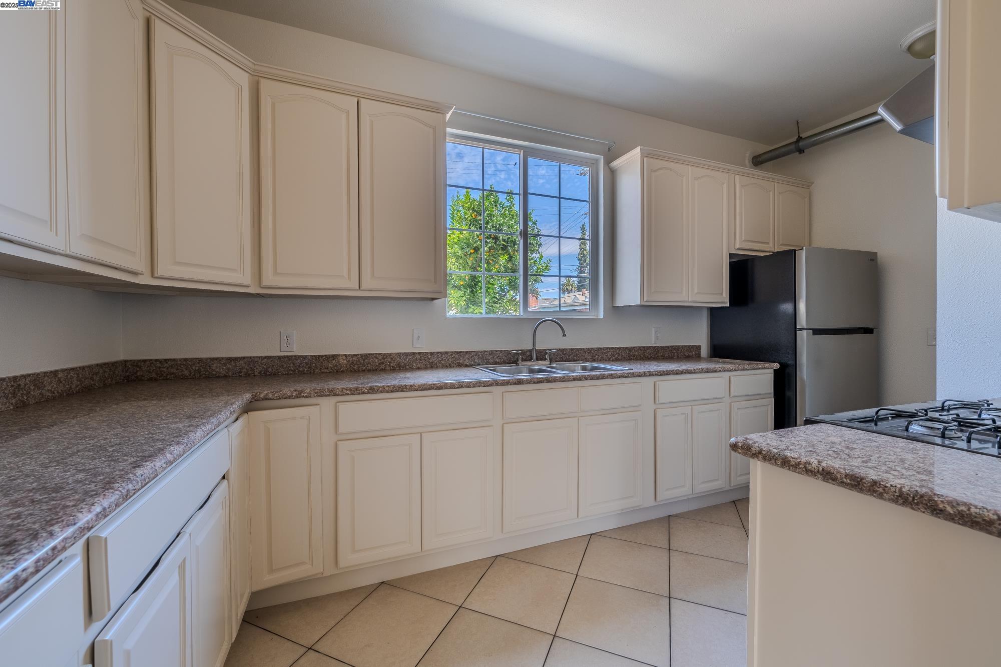 Detail Gallery Image 6 of 45 For 1437 25th Ave, Oakland,  CA 94601 - – Beds | – Baths