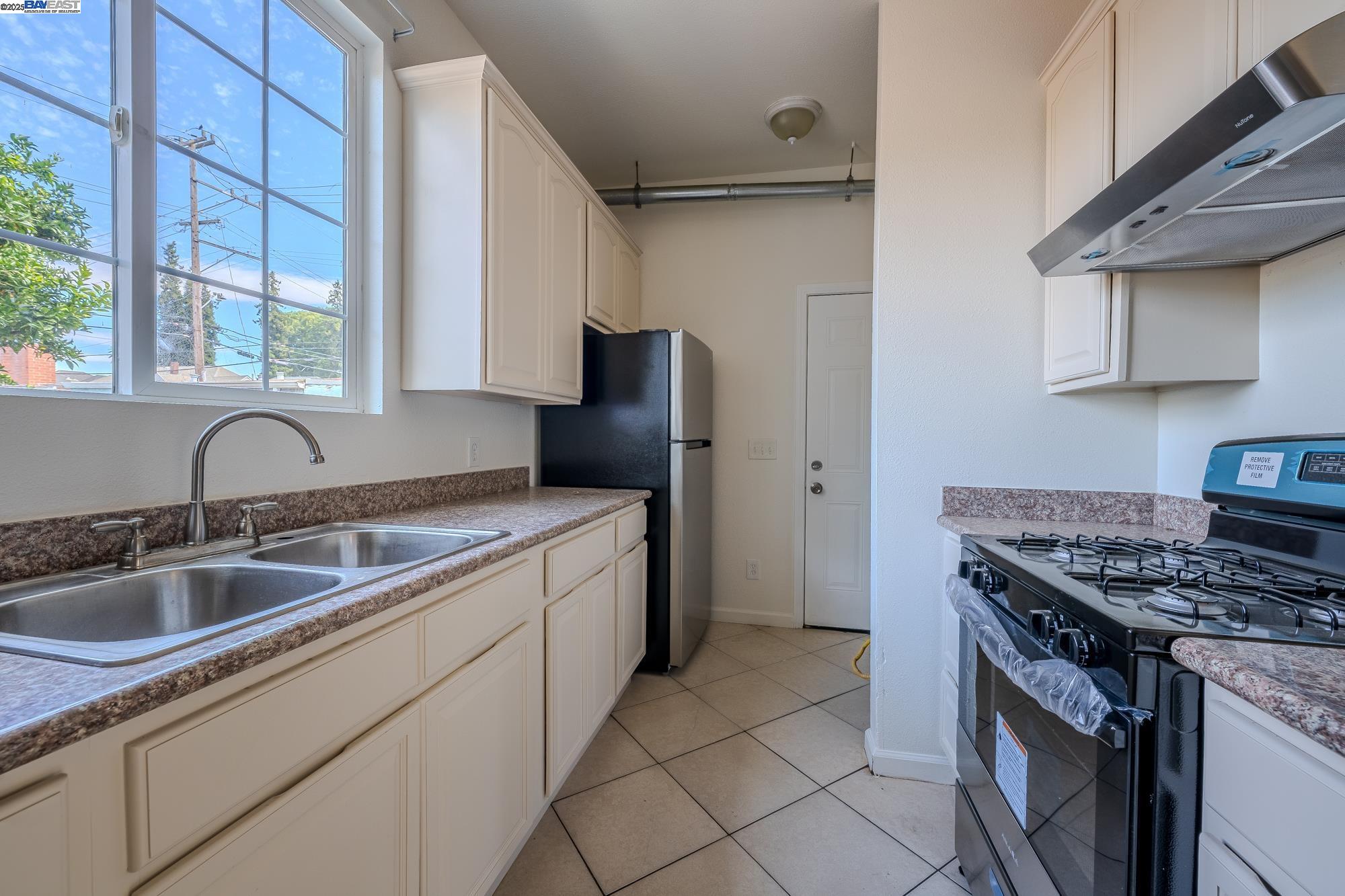 Detail Gallery Image 7 of 45 For 1437 25th Ave, Oakland,  CA 94601 - – Beds | – Baths