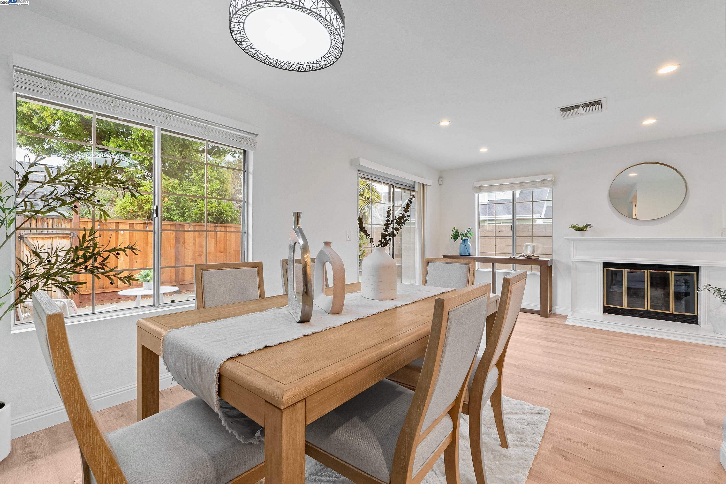 Detail Gallery Image 13 of 40 For 238 Mavis Dr, Pleasanton,  CA 94566 - 3 Beds | 2/1 Baths