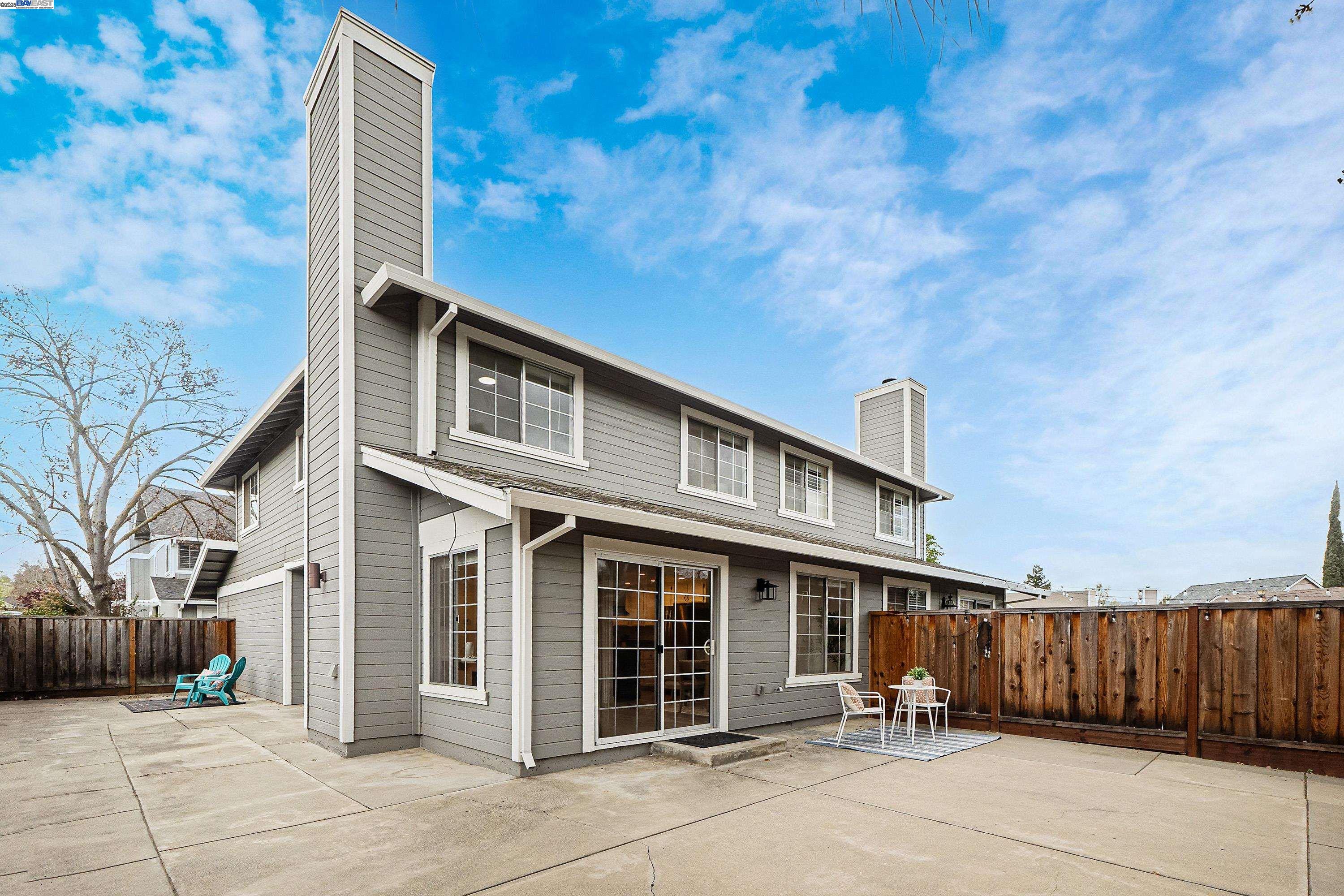 Detail Gallery Image 4 of 40 For 238 Mavis Dr, Pleasanton,  CA 94566 - 3 Beds | 2/1 Baths