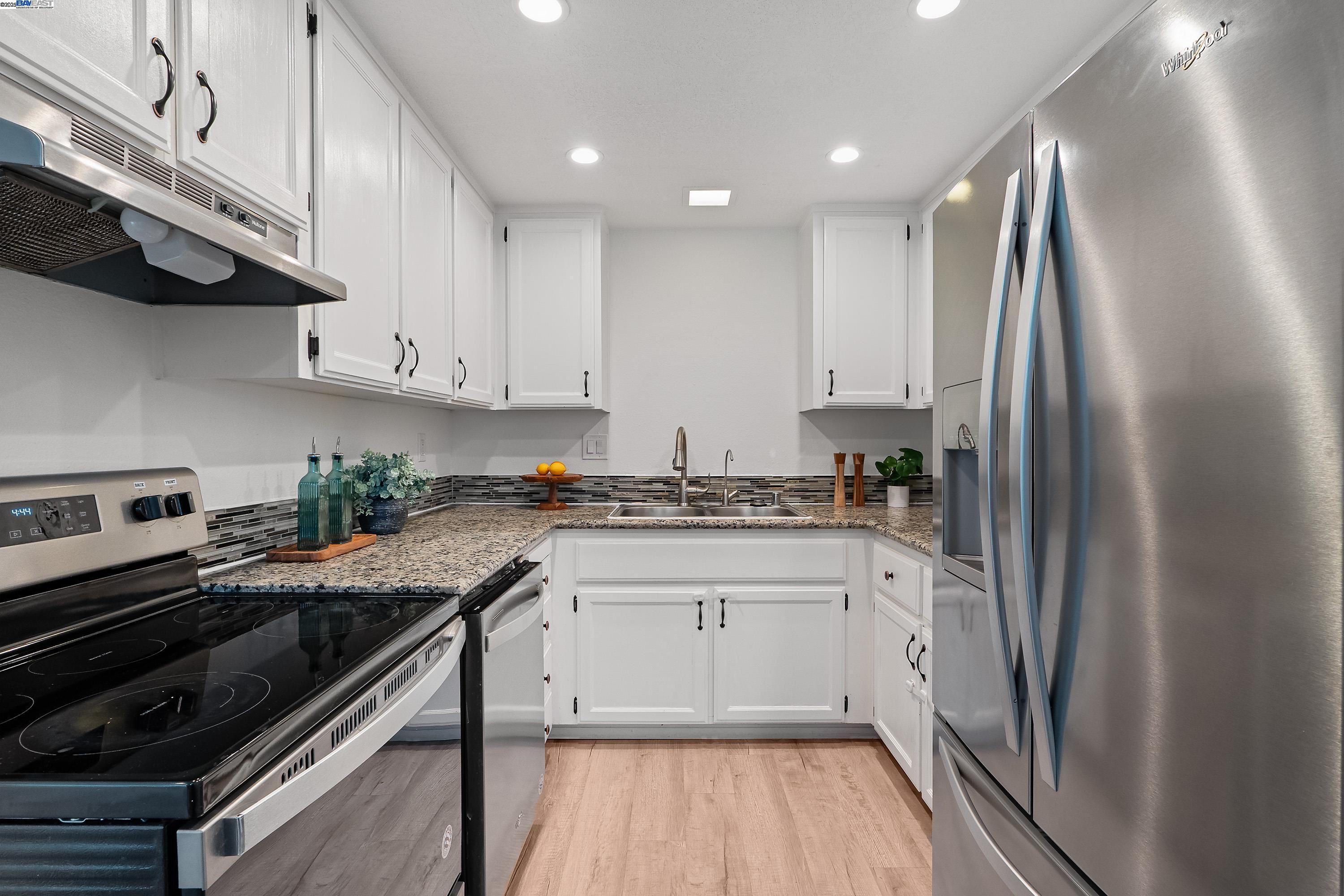 Detail Gallery Image 10 of 40 For 238 Mavis Dr, Pleasanton,  CA 94566 - 3 Beds | 2/1 Baths