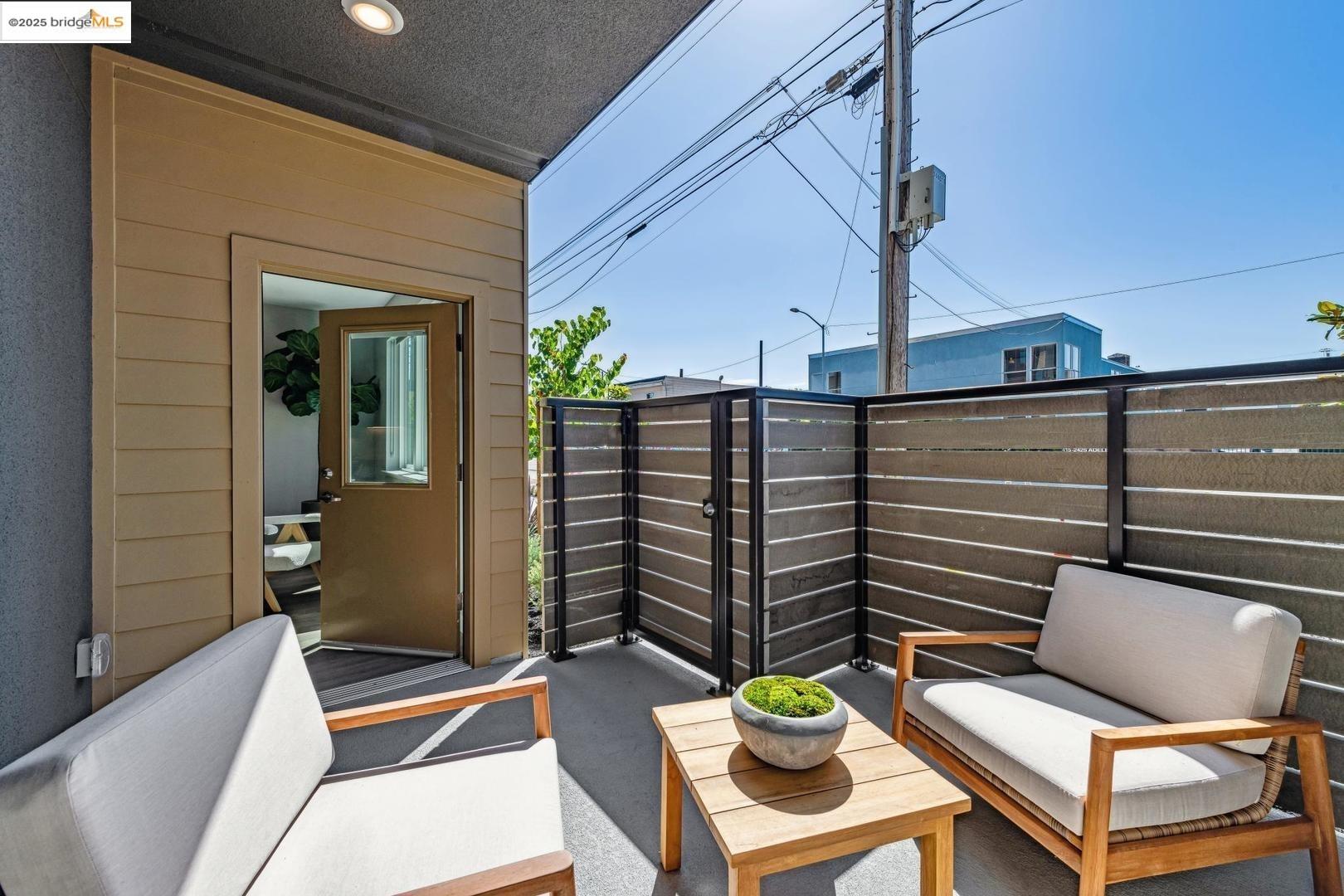2400 Adeline ST # 202, Oakland, California 94607, 2 Bedrooms Bedrooms, 5 Rooms Rooms,2 BathroomsBathrooms,Residential,For Sale,2400 Adeline ST # 202,41095964