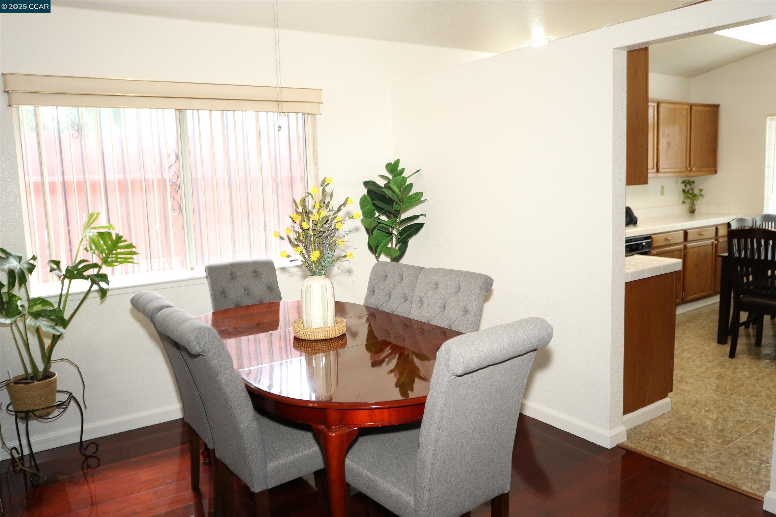 Detail Gallery Image 8 of 41 For 5286 Barbados Cir, Stockton,  CA 95210 - 3 Beds | 2 Baths