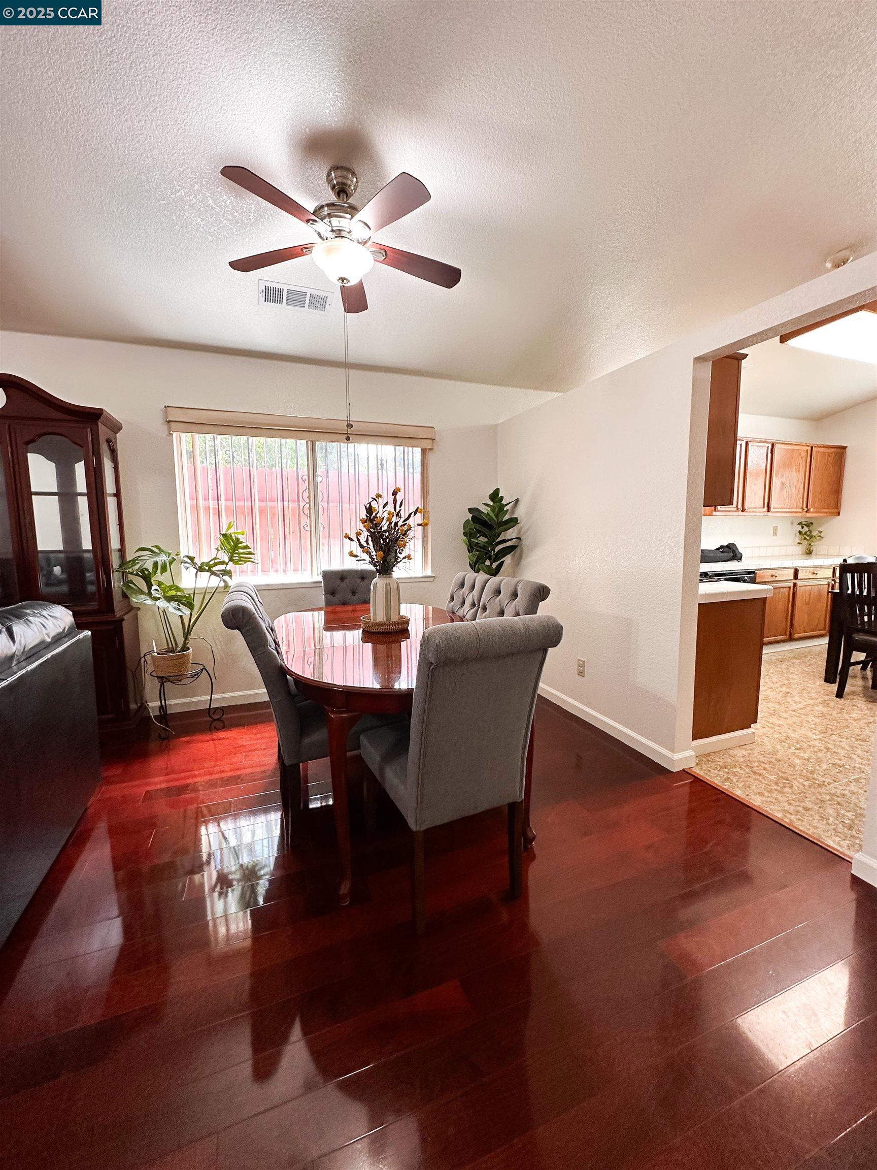 Detail Gallery Image 7 of 41 For 5286 Barbados Cir, Stockton,  CA 95210 - 3 Beds | 2 Baths