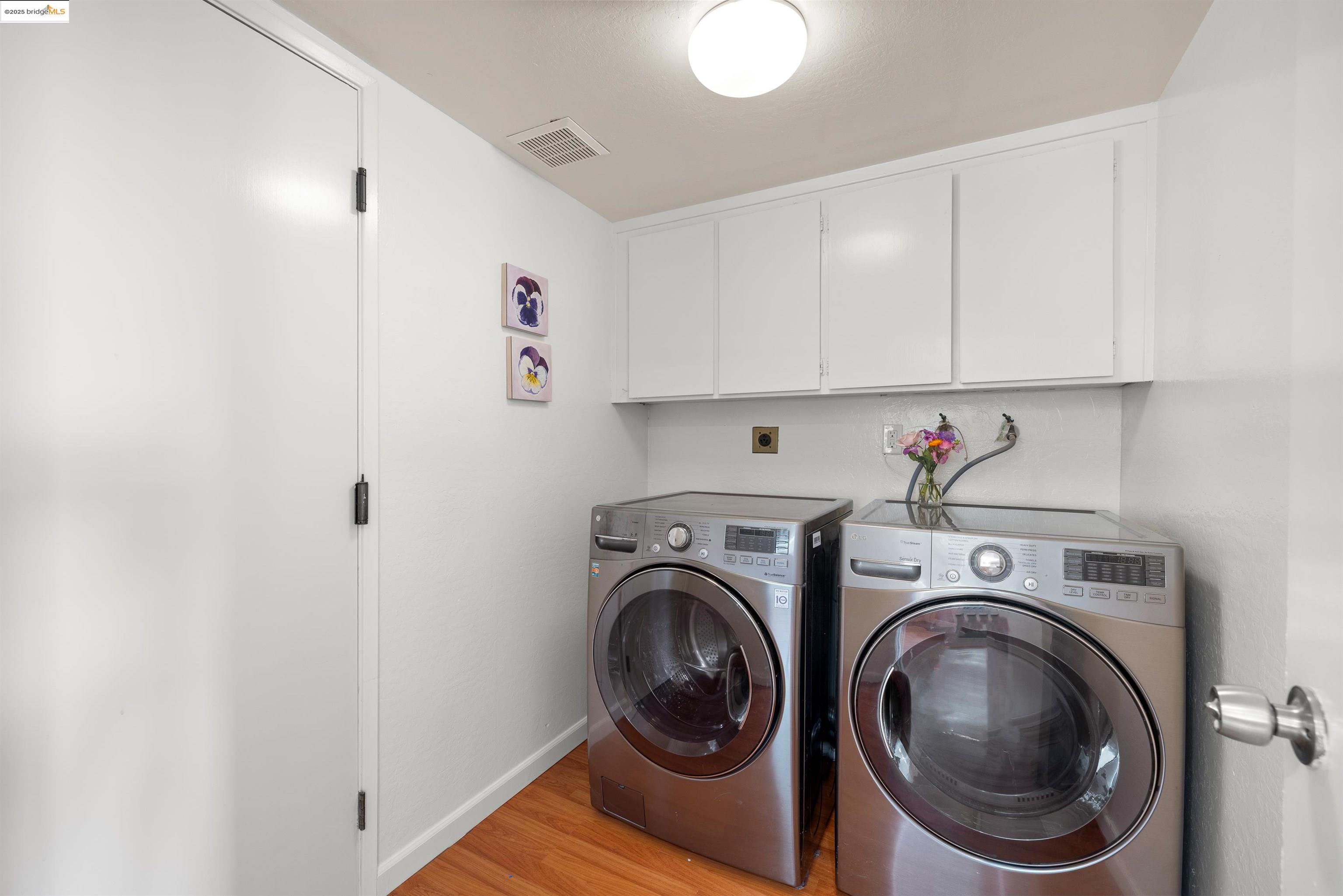 Detail Gallery Image 11 of 59 For 115 Valleyview Way, South San Francisco,  CA 94080 - 4 Beds | 2/1 Baths