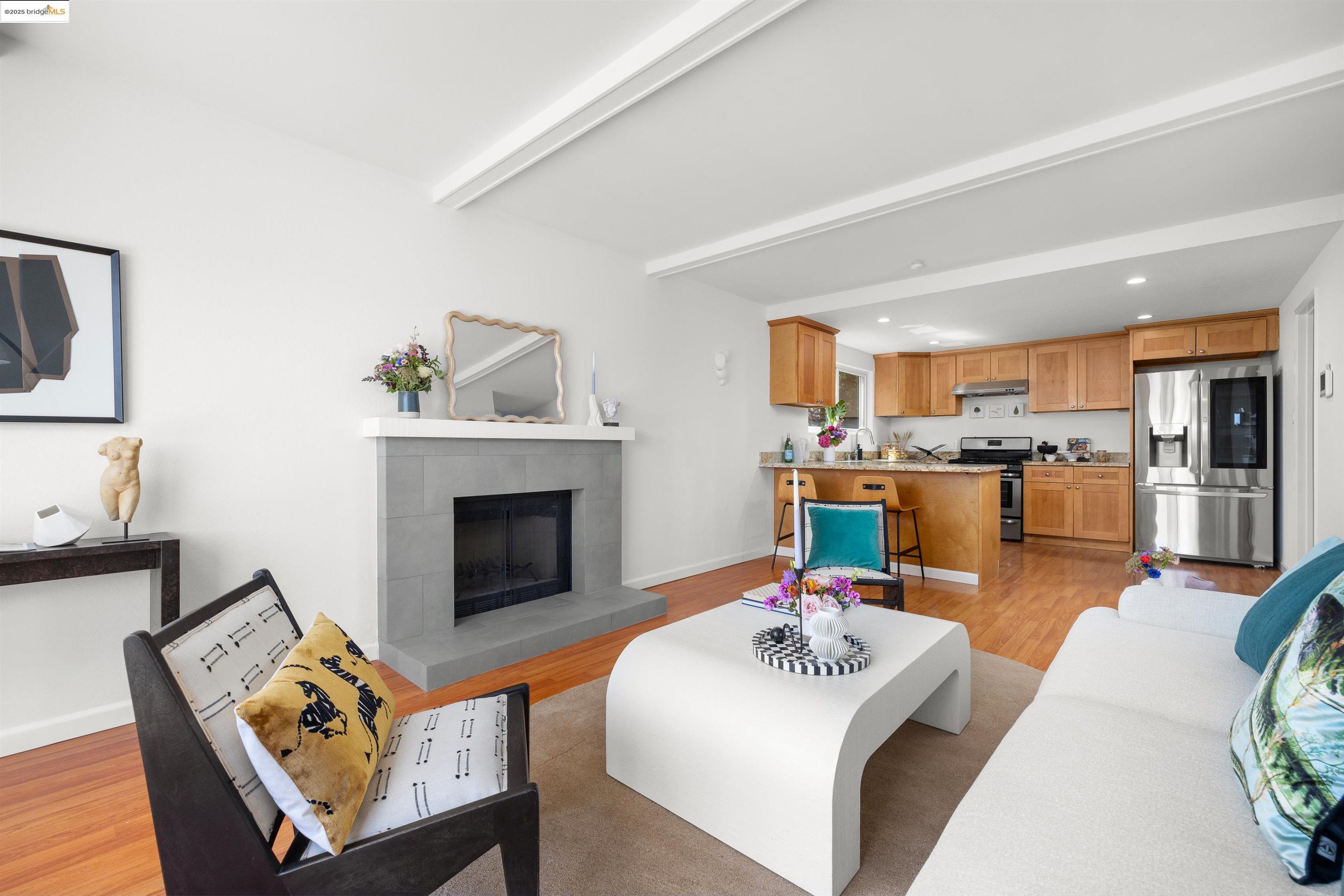 Detail Gallery Image 14 of 59 For 115 Valleyview Way, South San Francisco,  CA 94080 - 4 Beds | 2/1 Baths