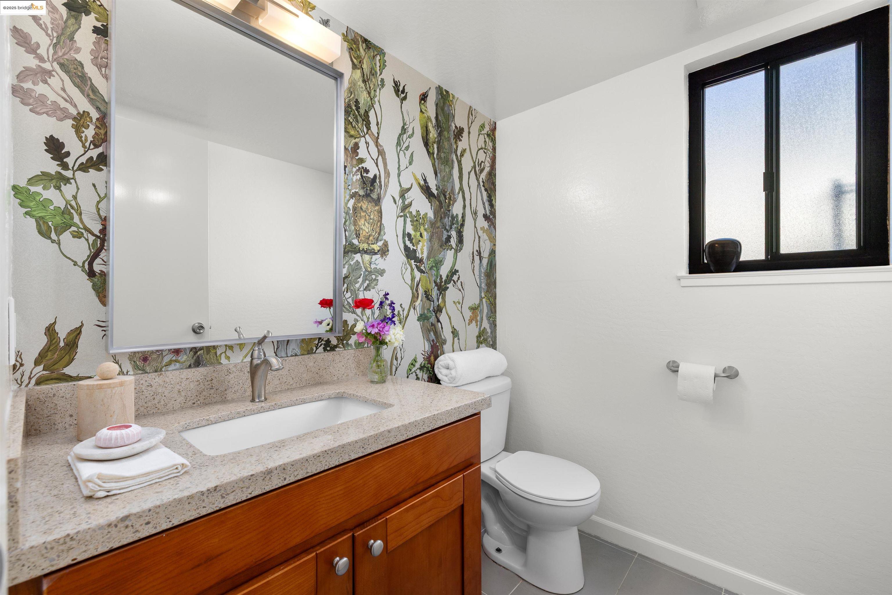 Detail Gallery Image 15 of 59 For 115 Valleyview Way, South San Francisco,  CA 94080 - 4 Beds | 2/1 Baths